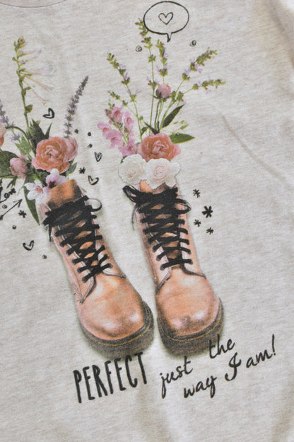 Brand Unknown Size approx 8 'Perfect Just The Way I Am' Top