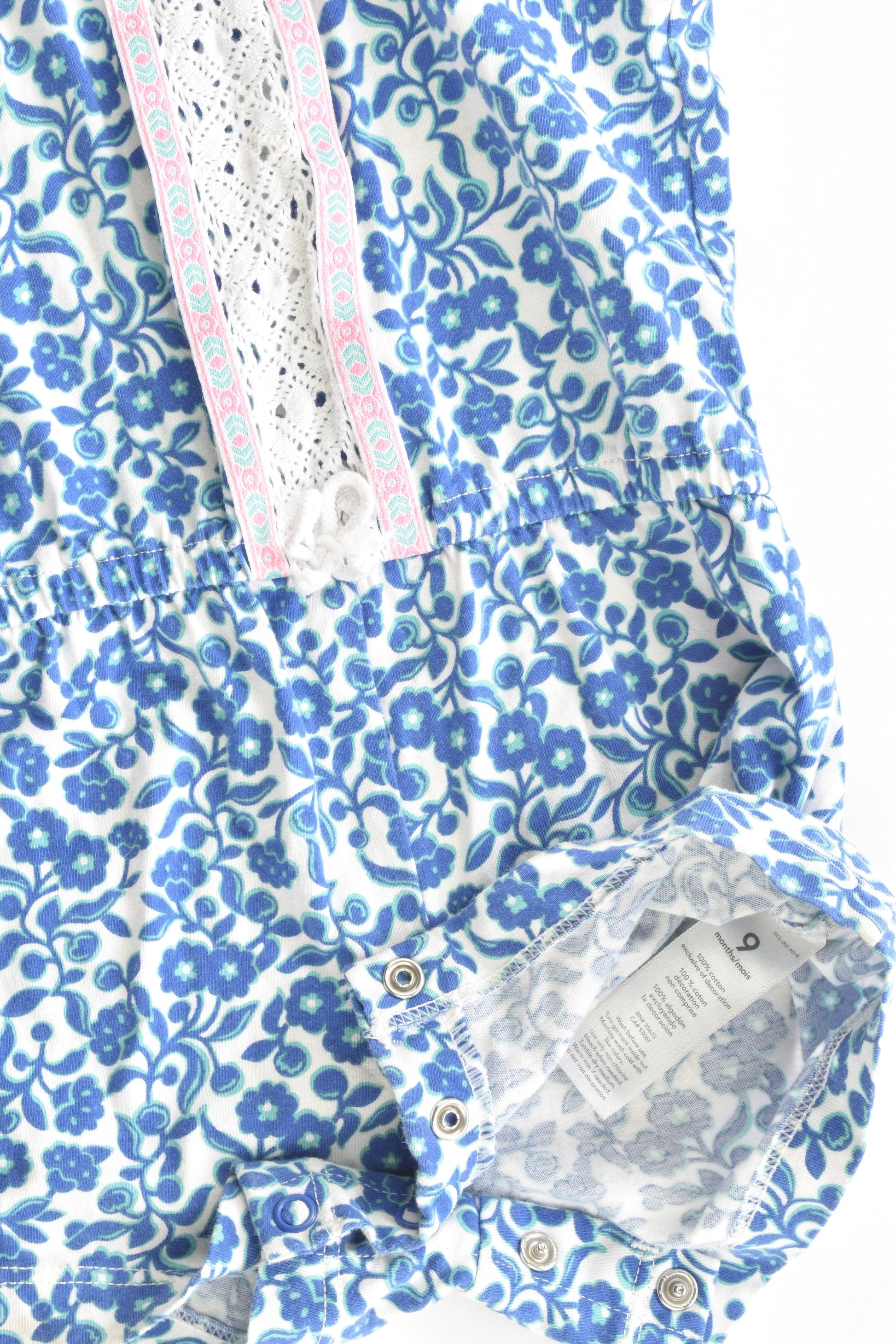 Carter's Size 9 months Playsuit