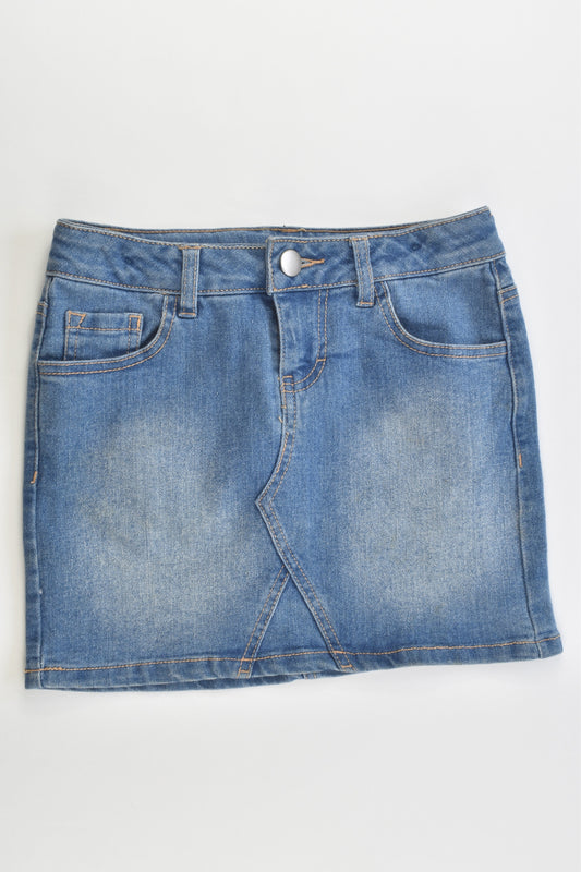 Clothing & Co Size 7 Stretchy Denim Skirt