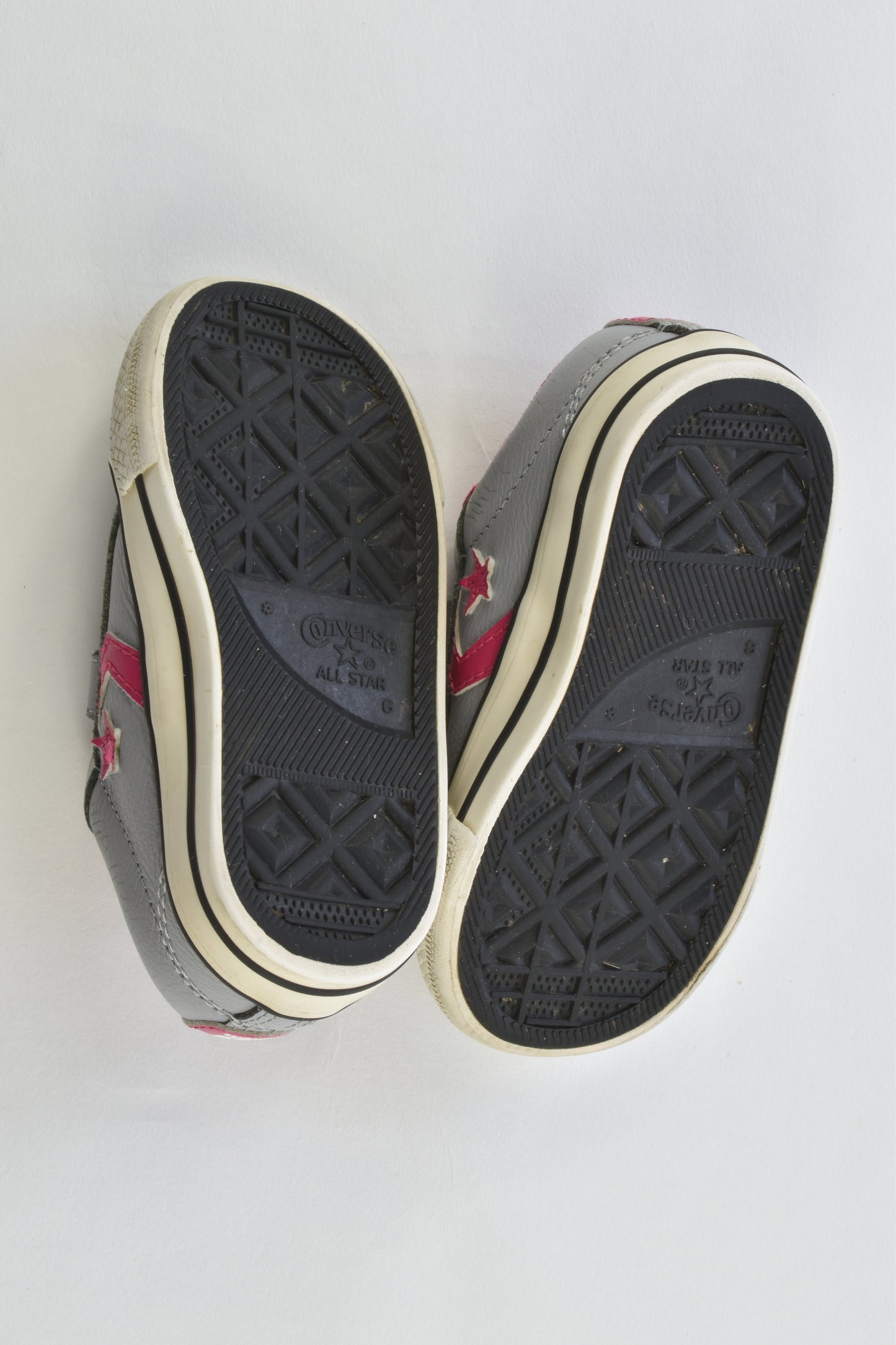 Converse Size 6 Leather Shoes
