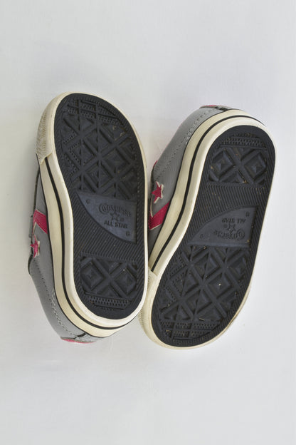 Converse Size 6 Leather Shoes