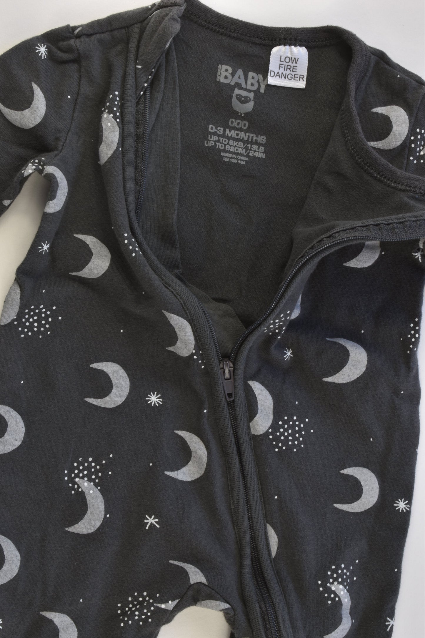 Cotton On Baby Size 000 (0-3 months) Night Sky Footed Romper