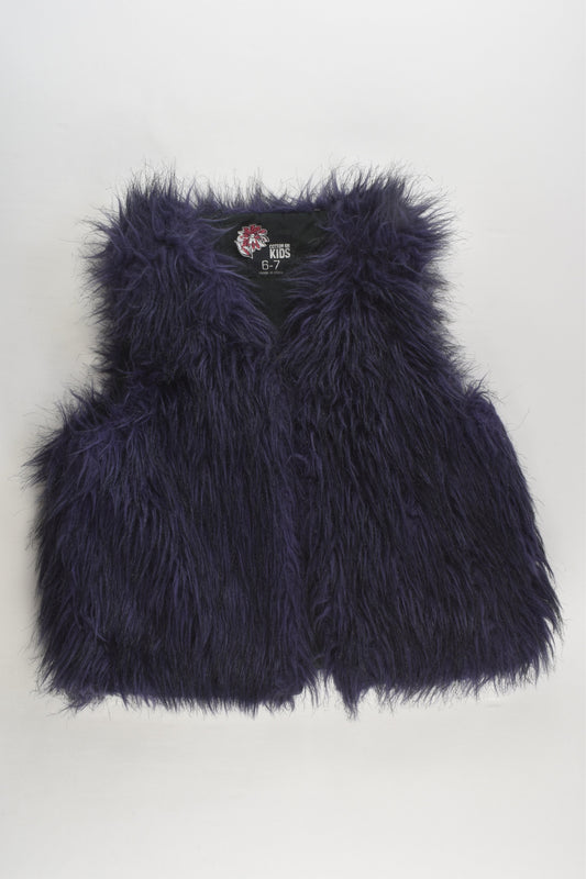 Cotton On Kids Size 6-7 Fluffy Vest