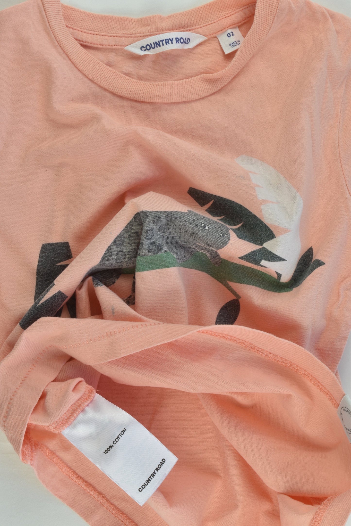 Country Road Size 2 Lepard T-shirt