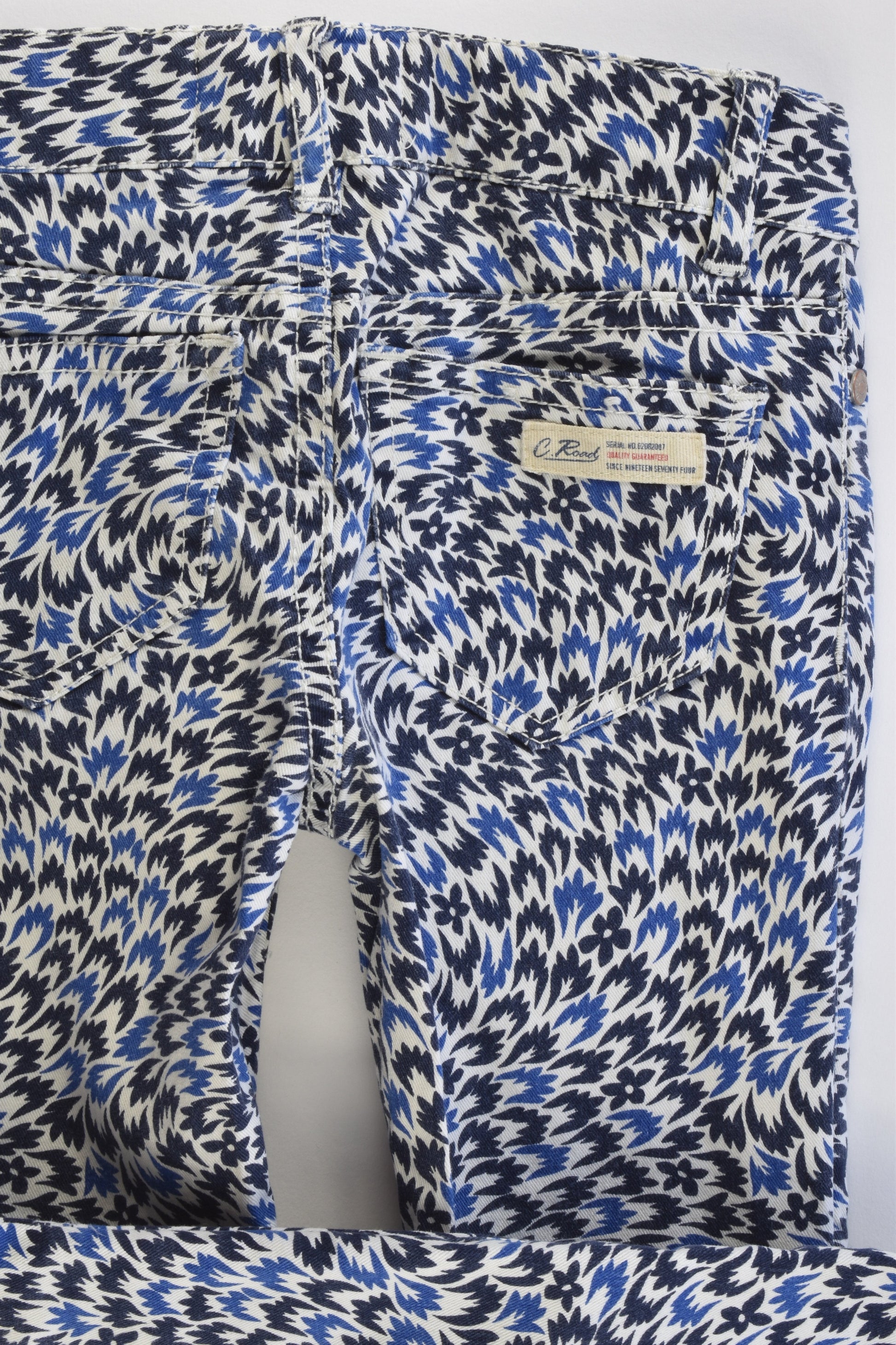 Country Road Size 3 Stretchy Skinny Leg Pants