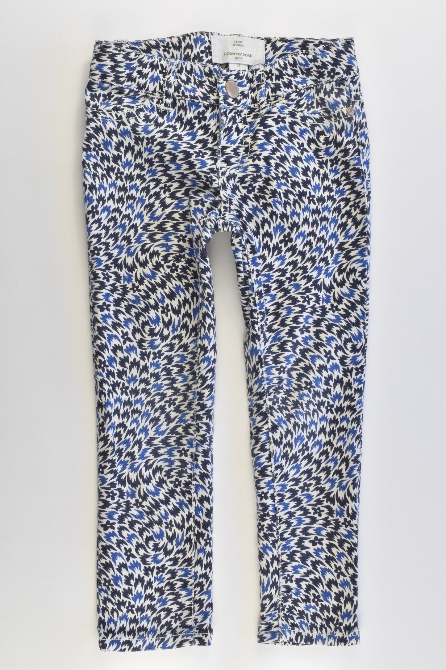 Country Road Size 3 Stretchy Skinny Leg Pants