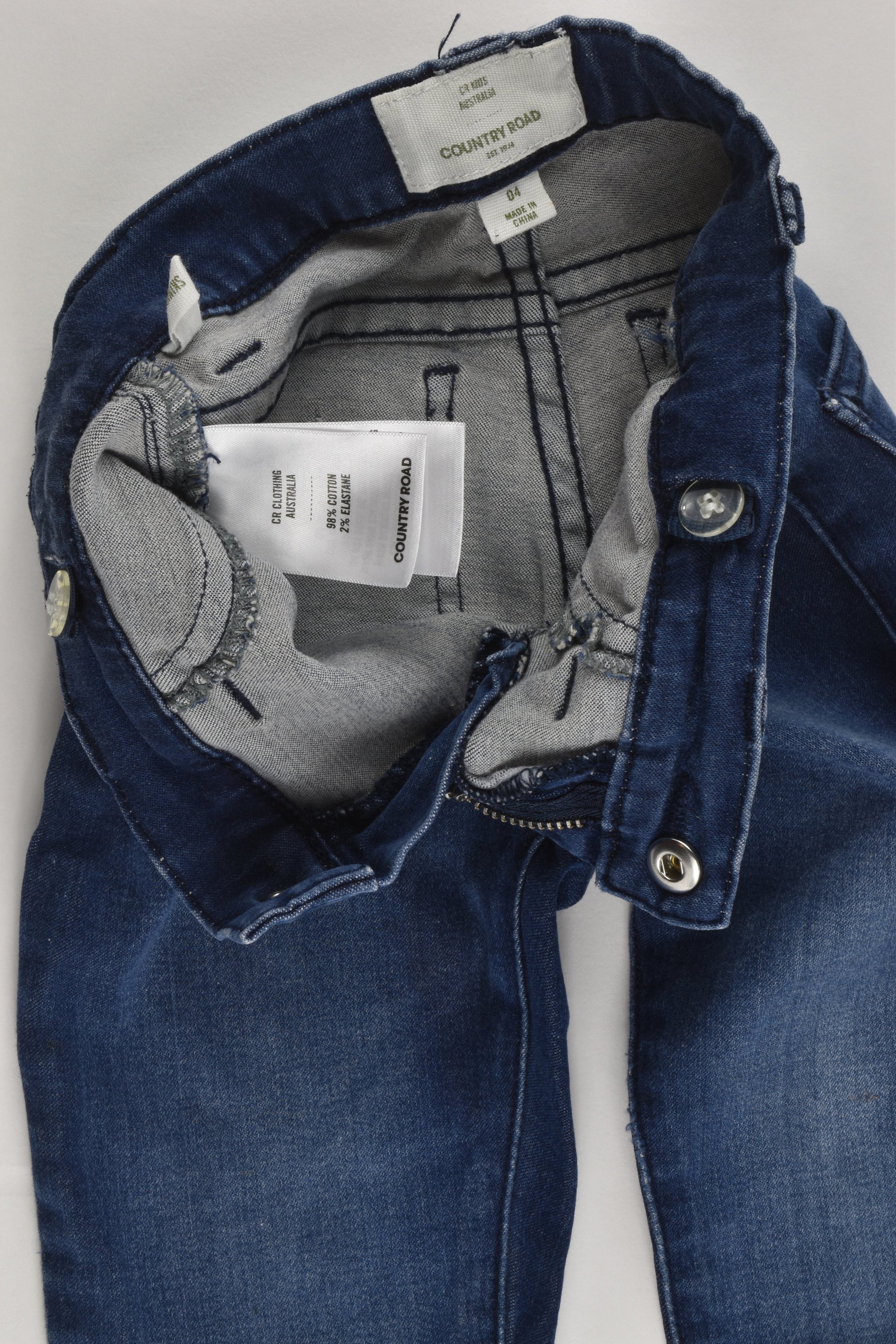 Country Road Size 4 Skinny Leg Stretchy Denim Pants