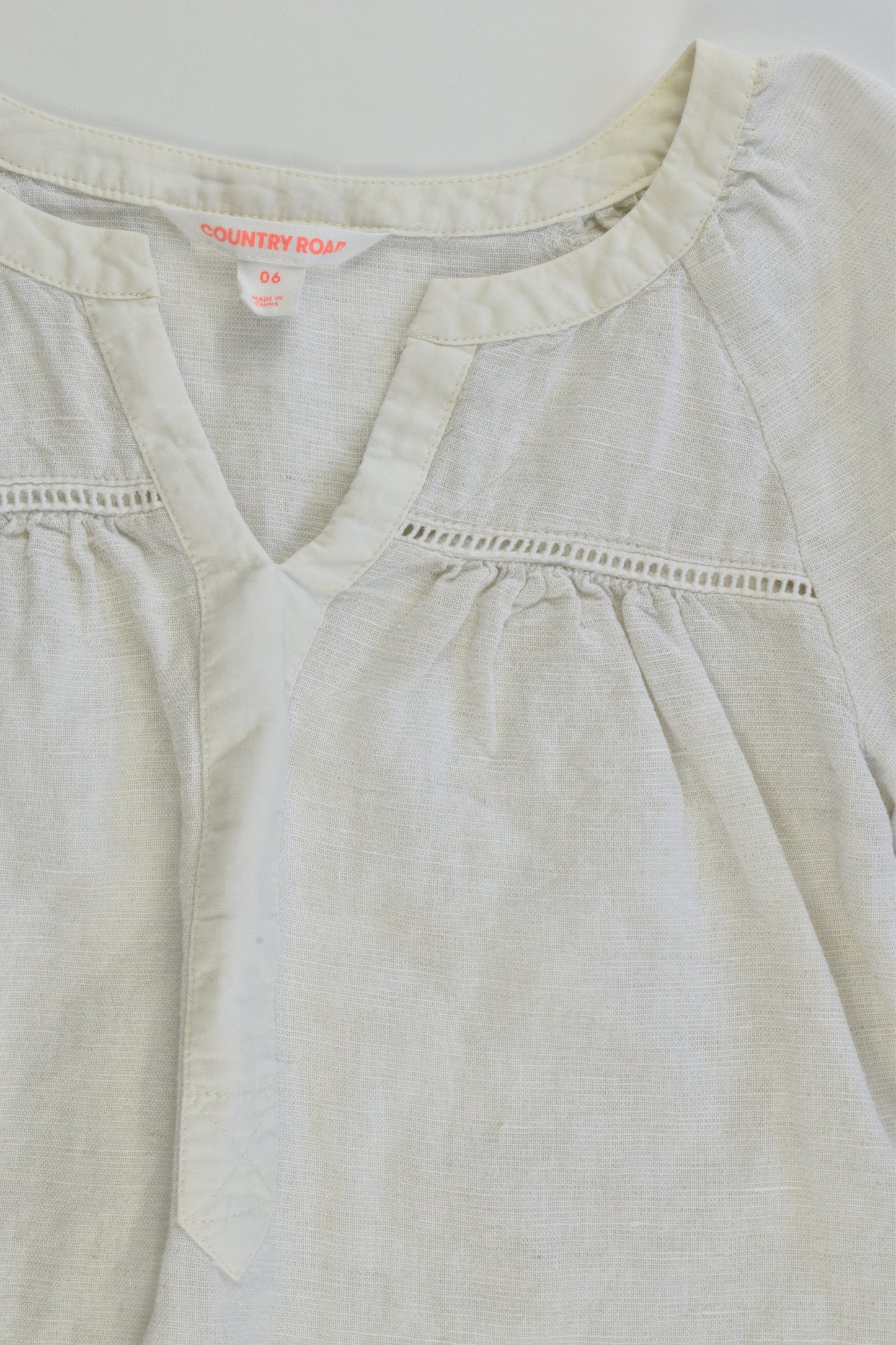Country Road Size 6 Linen/Cotton Blouse