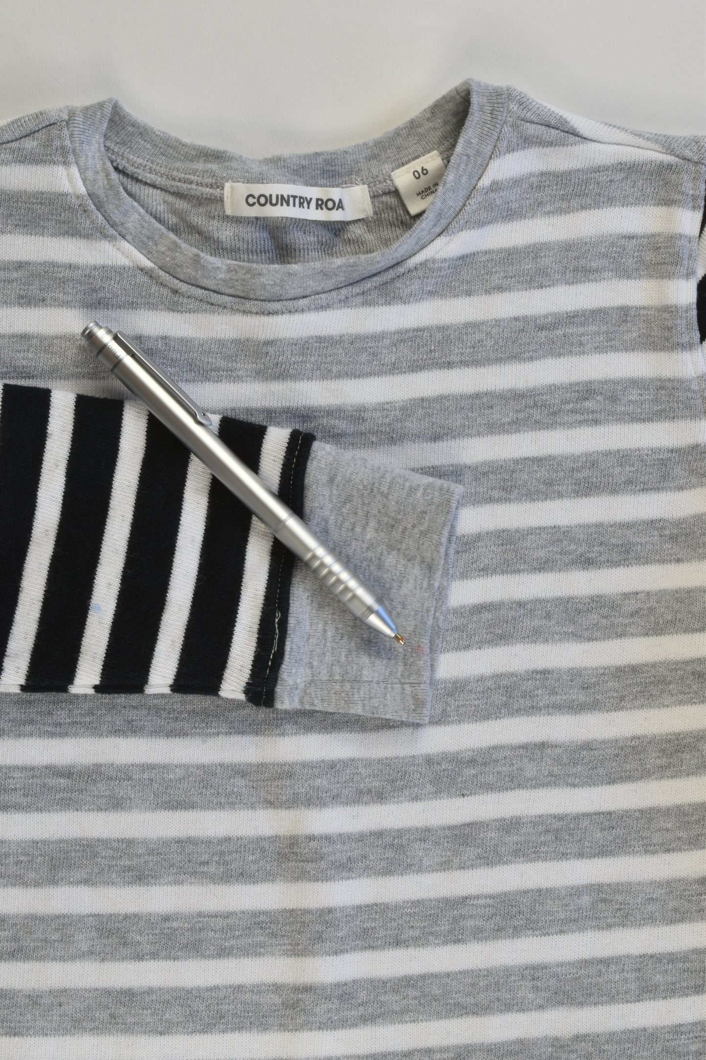 Country Road Size 6 Striped Sweater