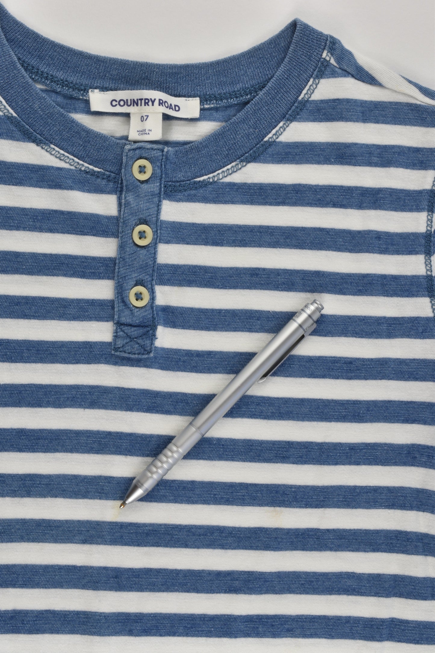 Country Road Size 7 Striped 3 Buttons T-shirt