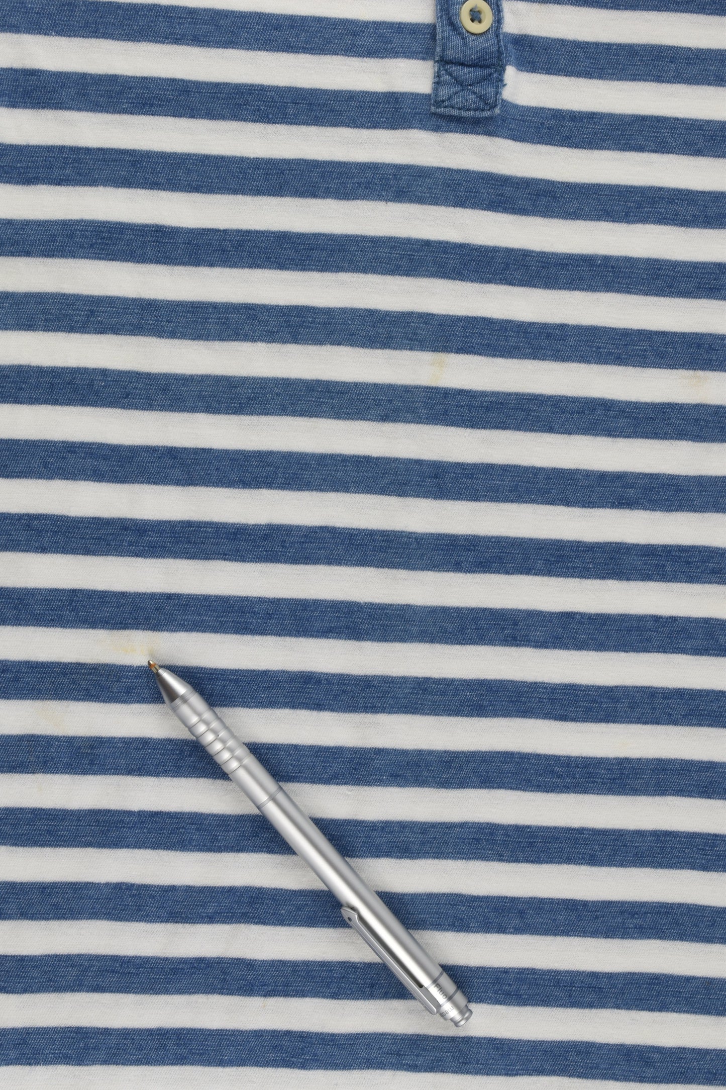 Country Road Size 7 Striped 3 Buttons T-shirt