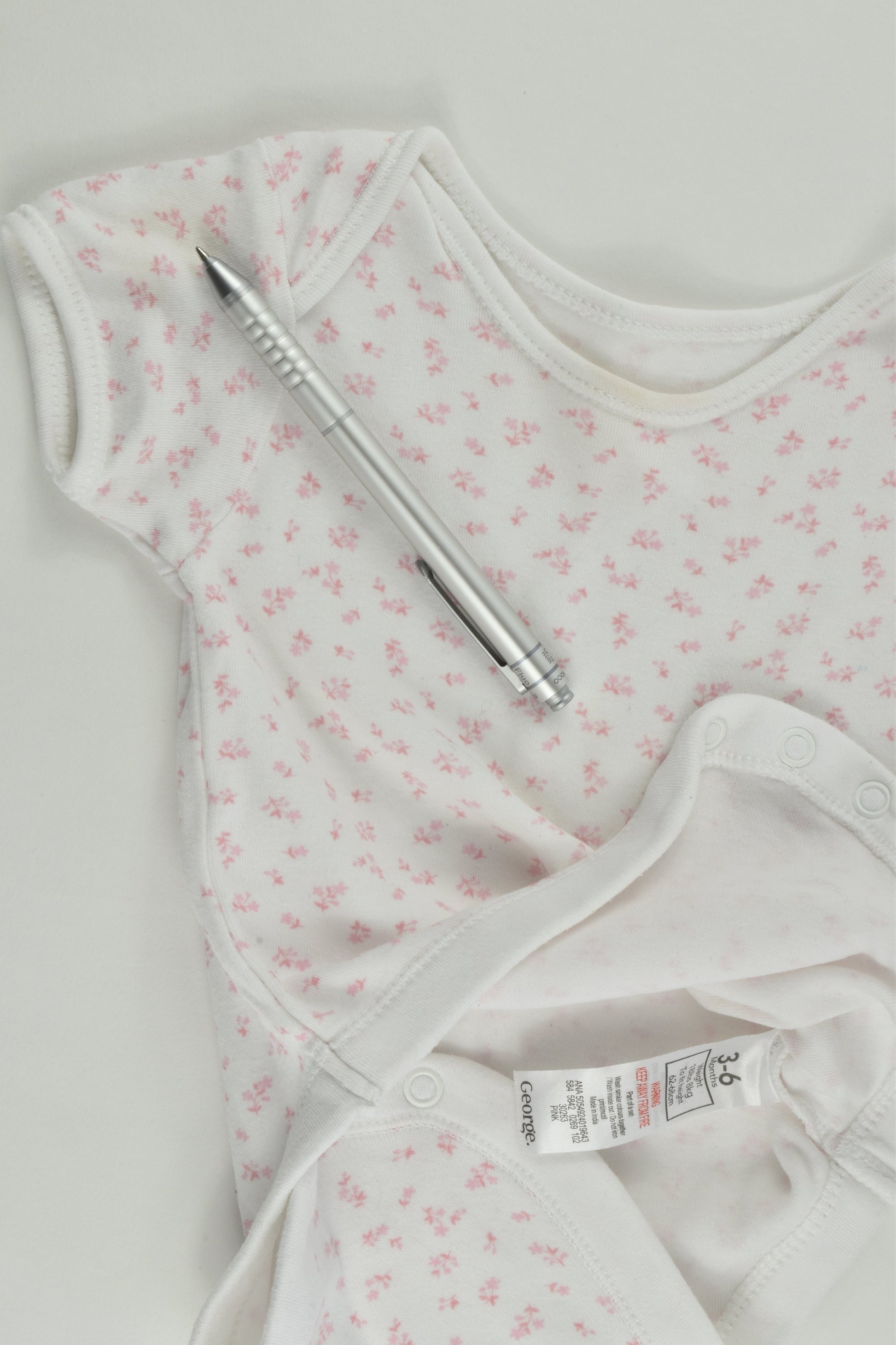George Size 00 (3-6 months) Floral Bodysuit