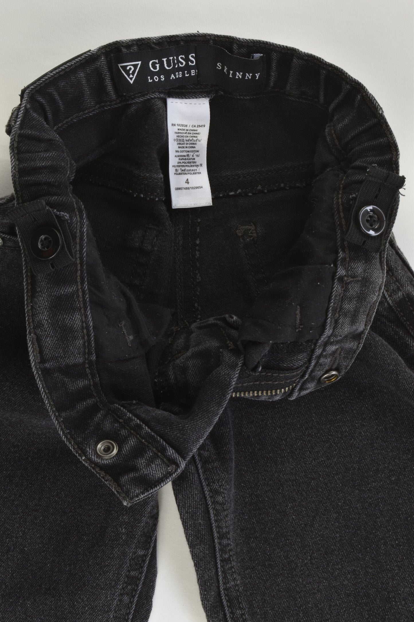Guess Size 4 Stretchy Skinny Denim Pants