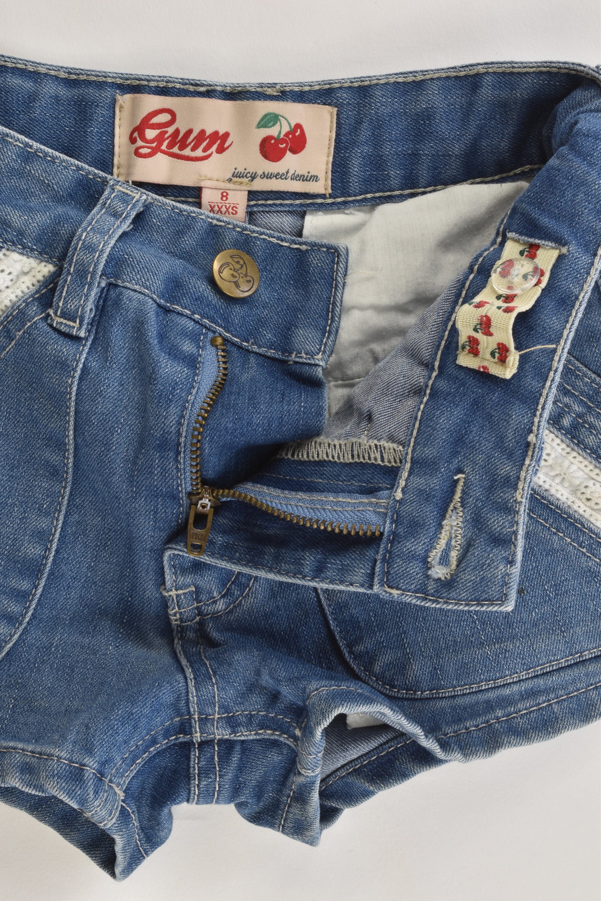 Gum (Pavement) Size 8 Stretchy Denim Shorts
