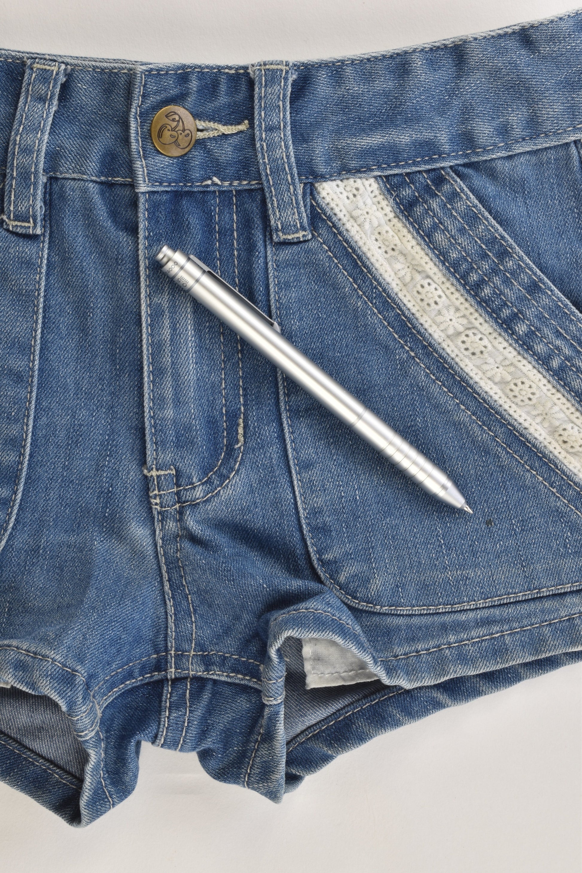 Gum (Pavement) Size 8 Stretchy Denim Shorts