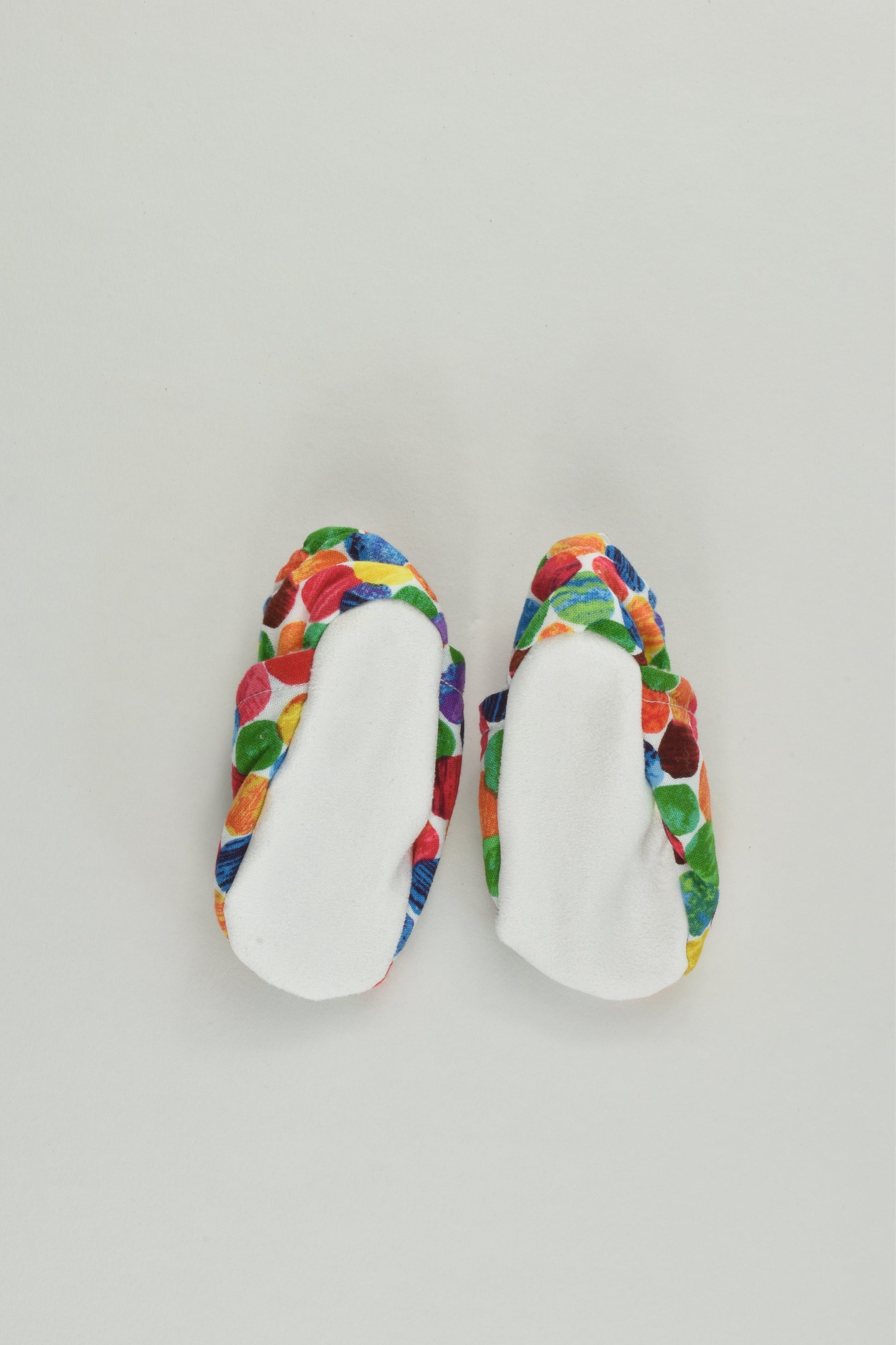 Hansmade (?) Size approx up to 6 months Slippers