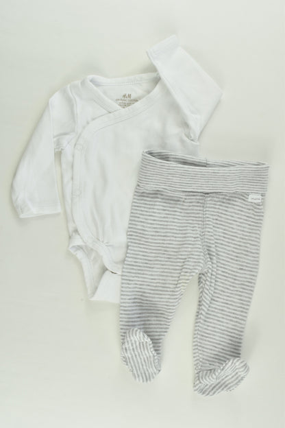 H&M Size 0000 (50 cm) White and Stripes Organic Outfit