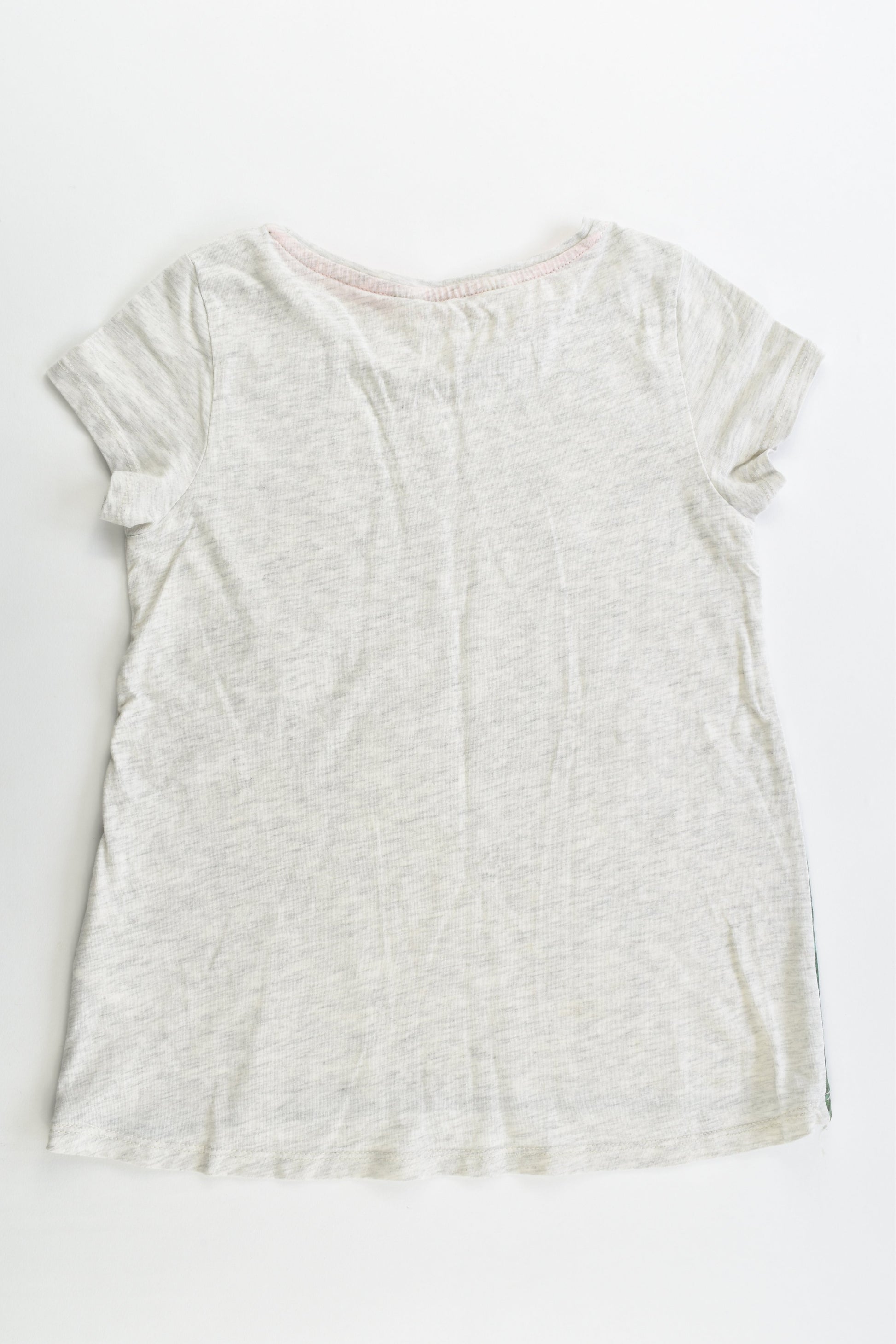 H&M Size 7-8 (122/128 cm) Girl and Giraffe T-shirt