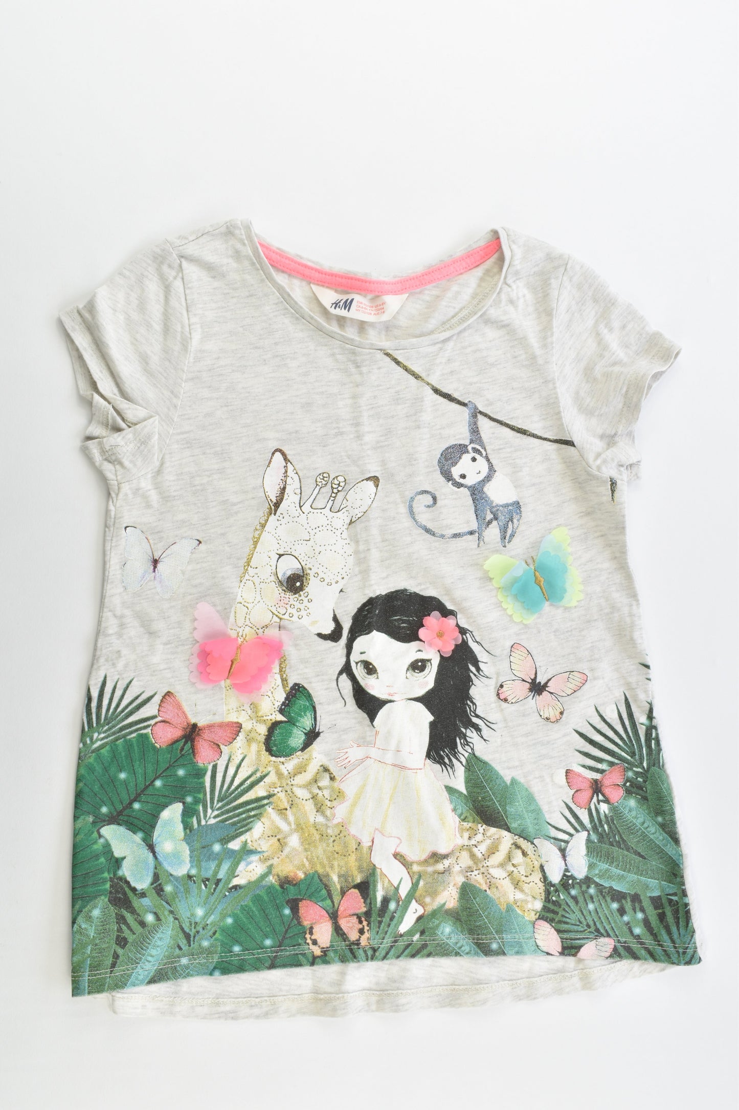 H&M Size 7-8 (122/128 cm) Girl and Giraffe T-shirt