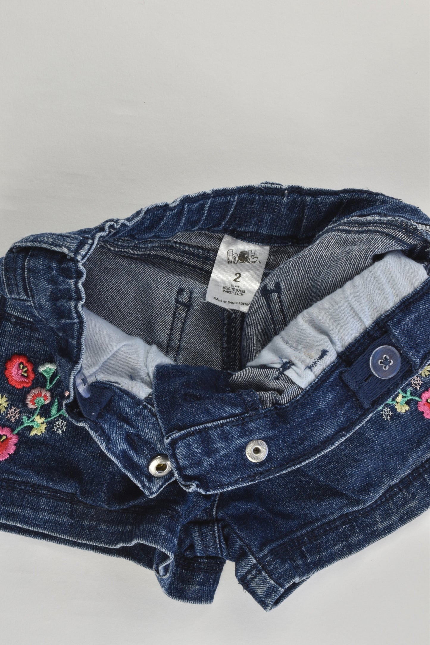 H&T Size 2 Stretchy Denim Shorts with Floral Embroidery