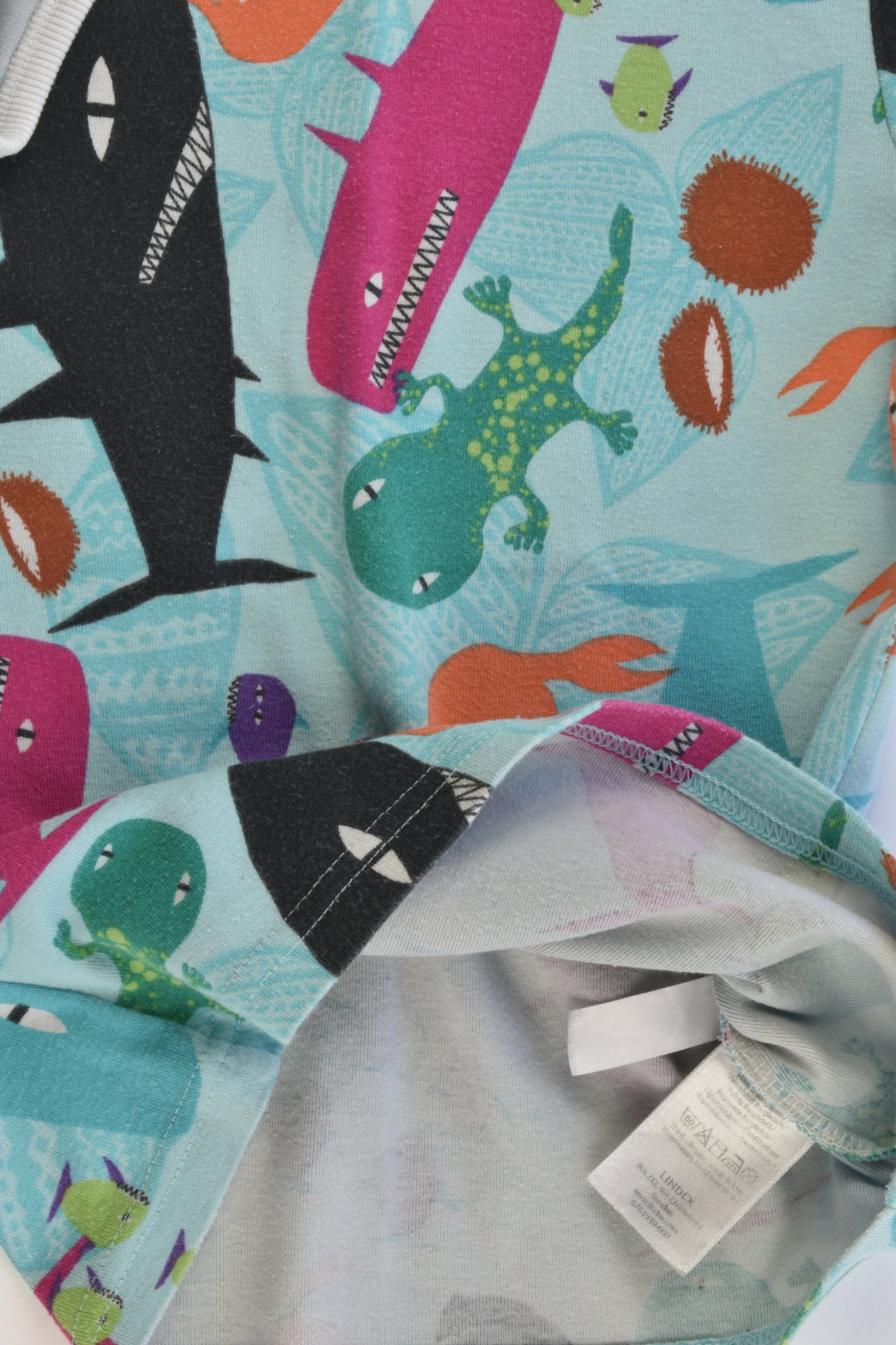 Kids by Lindex Size 116 cm (6) Sea Creatures T-shirt