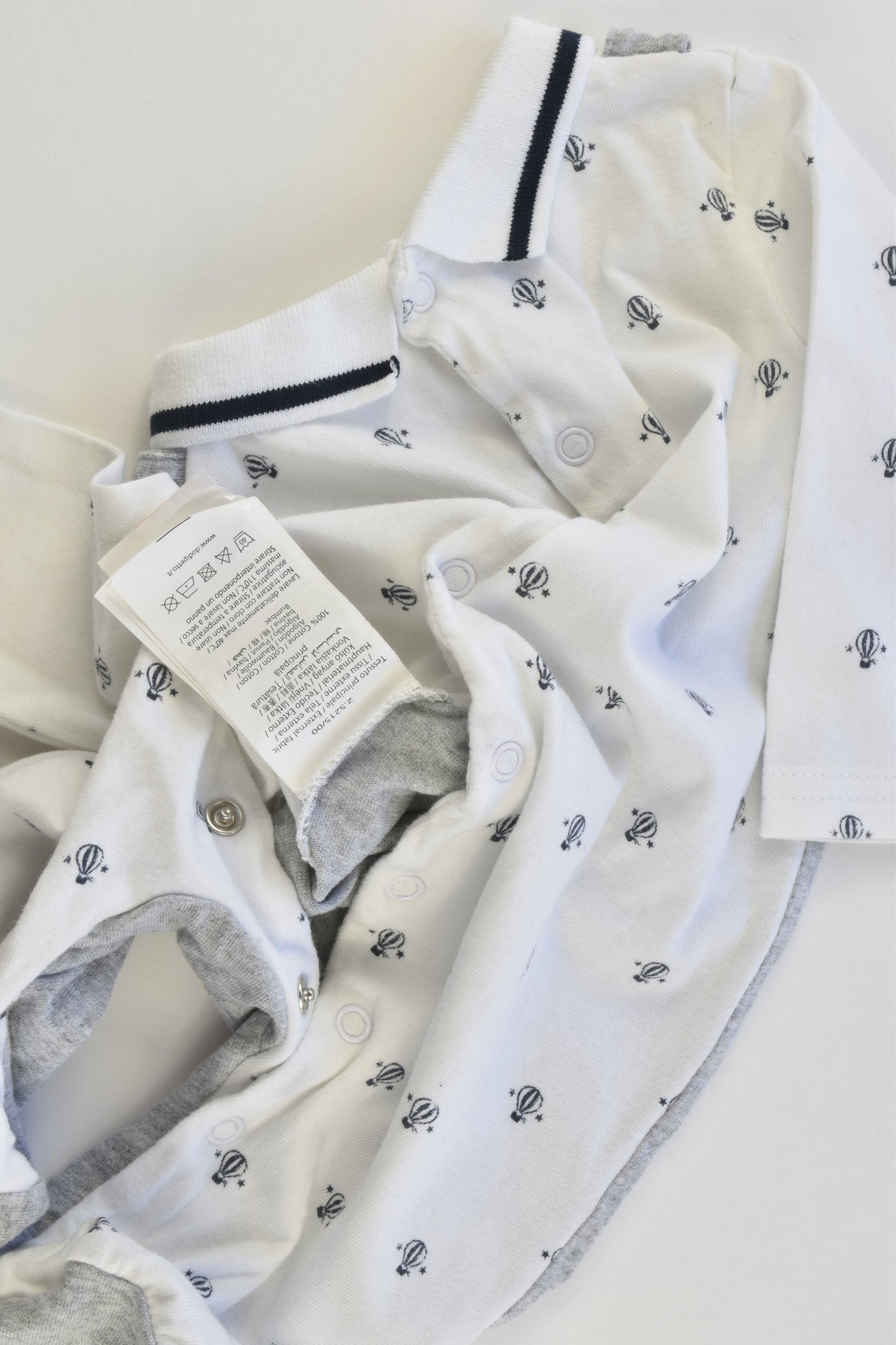 Mignolo (Italy) Size 000 (3 months, 62 cm) "Pronto Ad Esplorare Il Mondo" Footed Romper with Bow