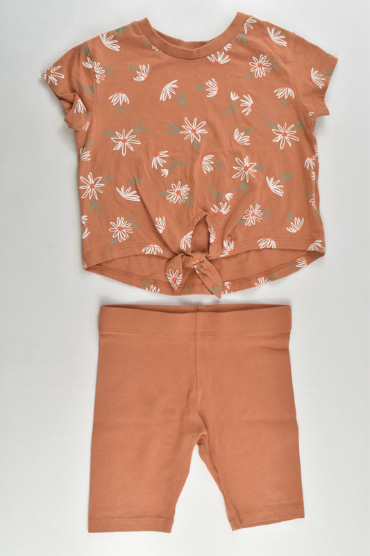 Mini Mango Size 2 Daisy Tie Front T-shirt and Shorts