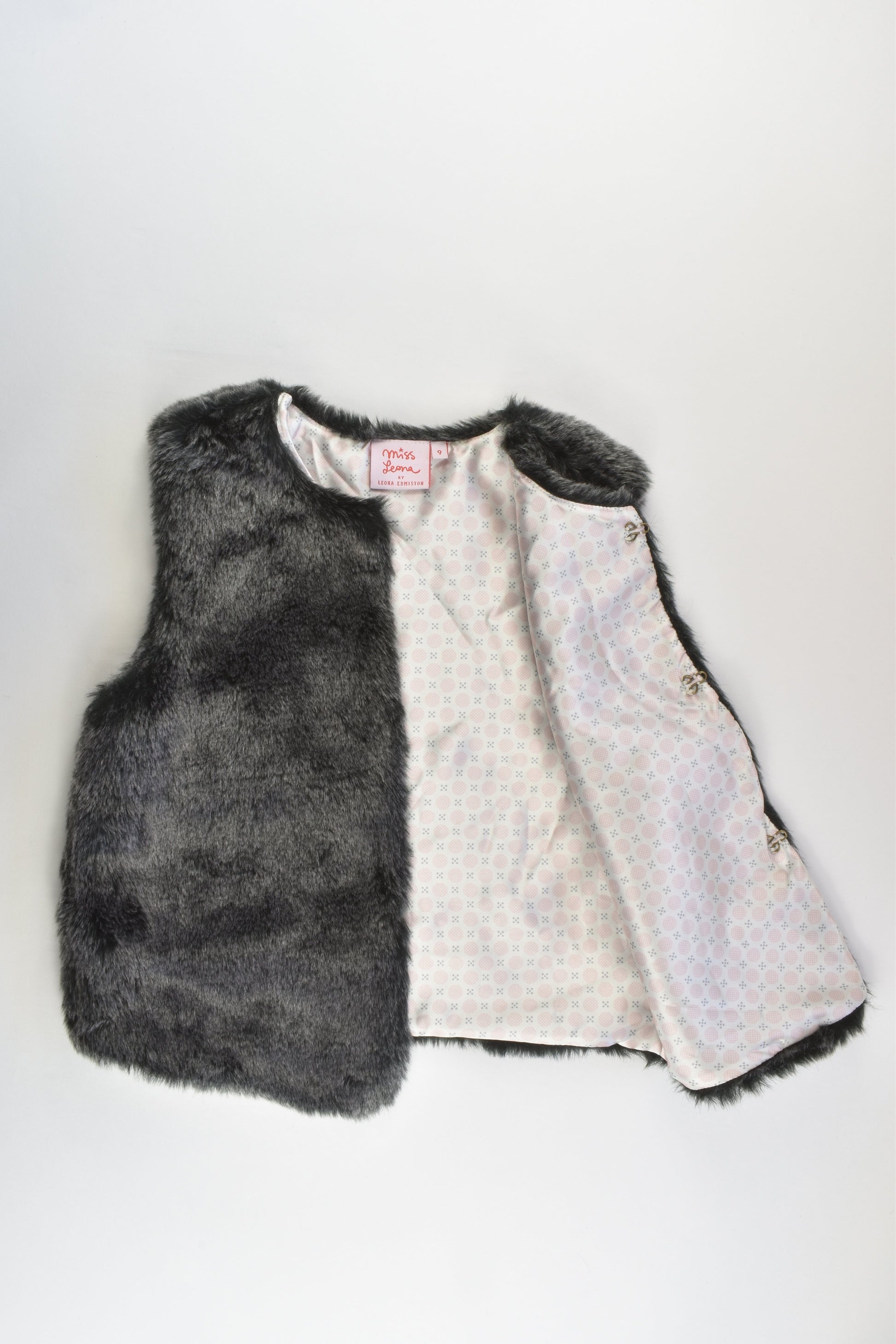 Miss Leona by Leona Edmiston Size 9 Fluffy Vest
