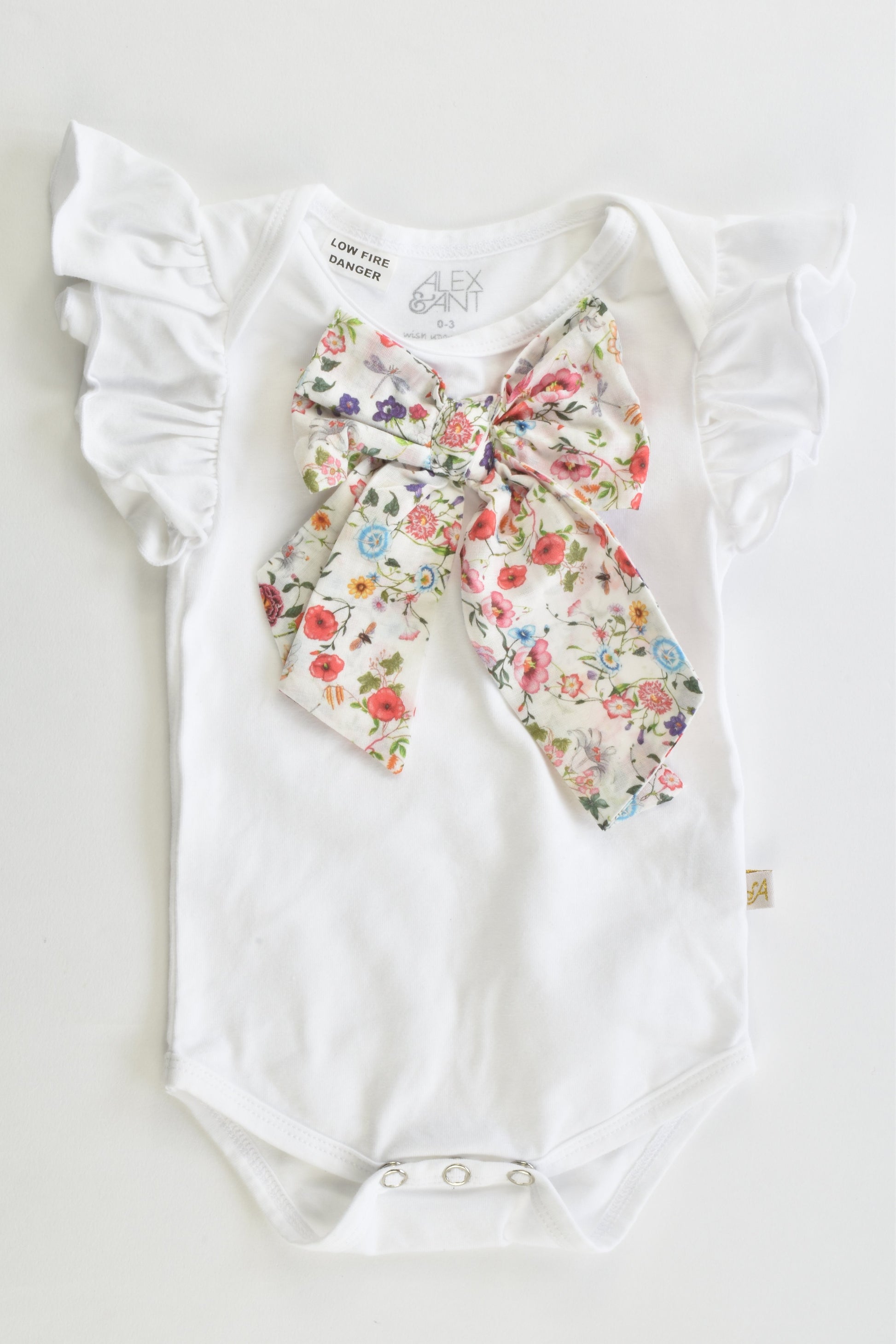 NEW Alex & Ant Size 000 (0-3 months) Floral Bow Bodysuit