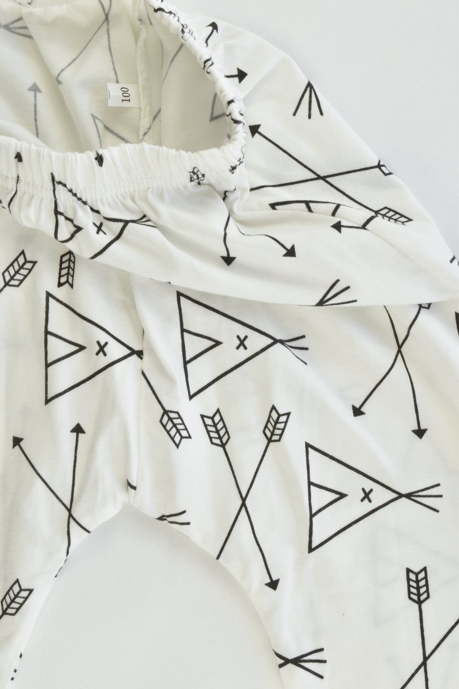 NEW Brand Unknown Size 100 cm (3) Teepee Baggy Pants