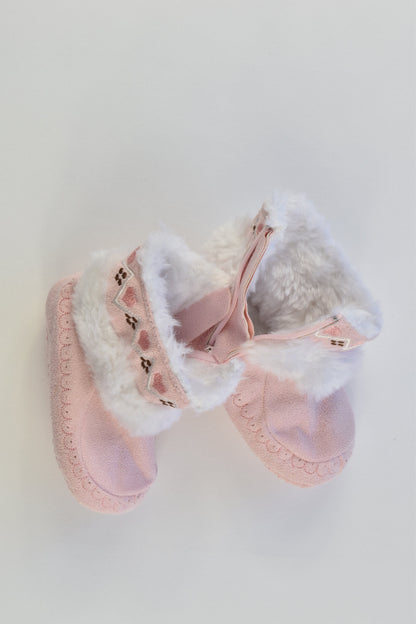 NEW Brand Unknown Size approx 6-9 months Warm Soft Baby Boots