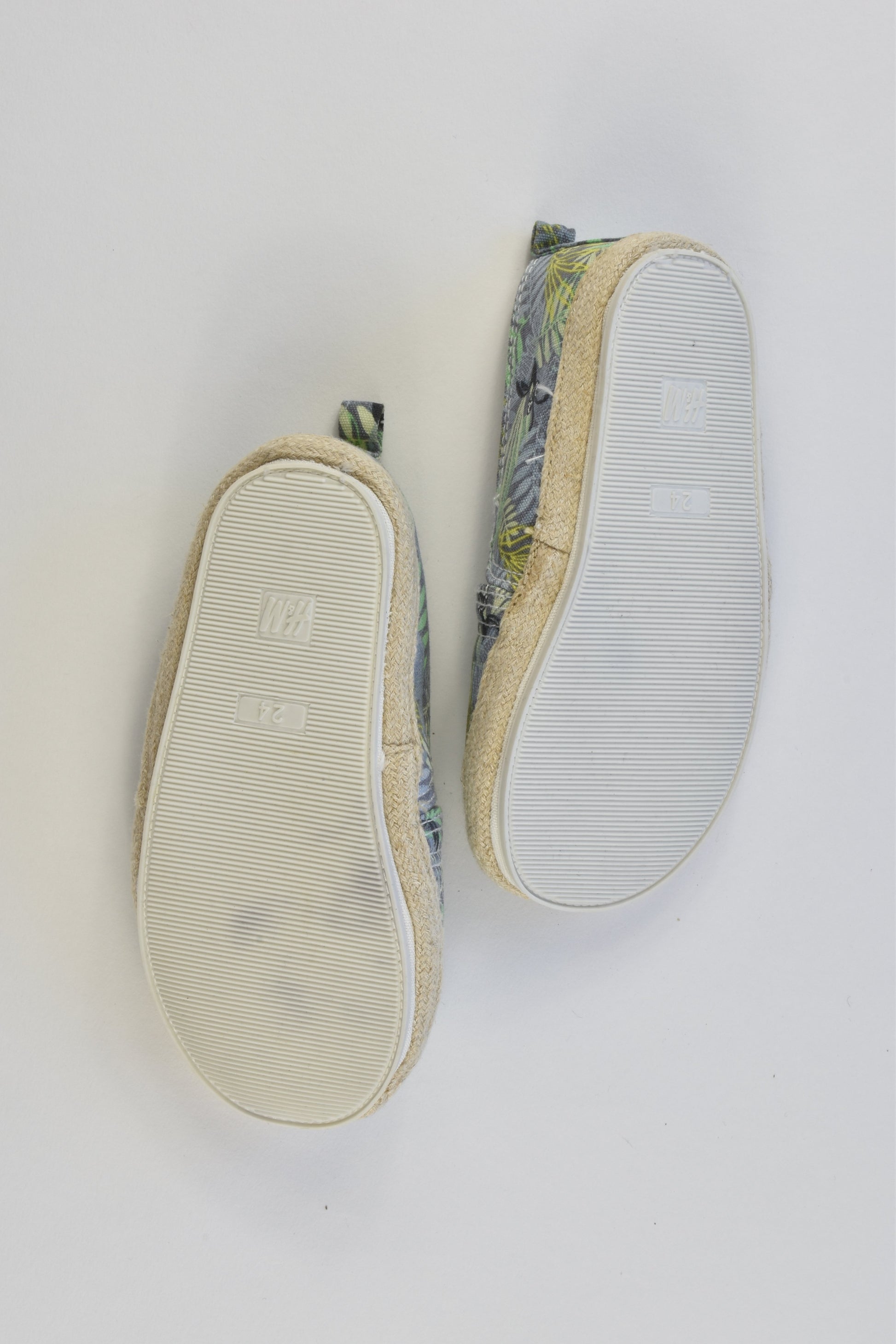 NEW H&M Size EUR 24 Bugs Shoes