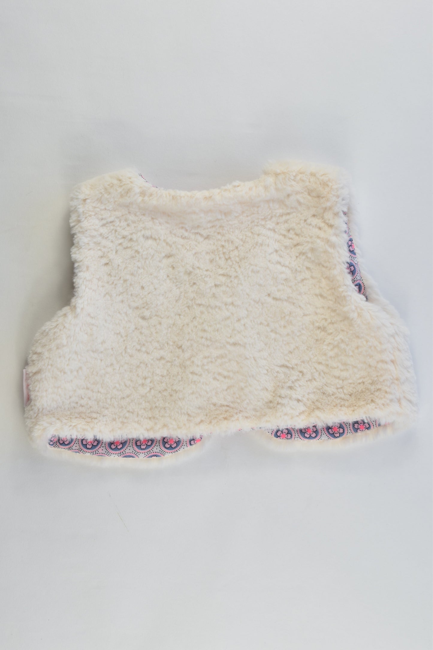 NEW Marie Claire Paris Size 0 Fluffy Vest