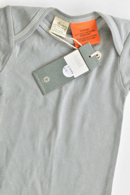 NEW Nature Baby (New Zeland) Size 3-6 months Organic Bodysuit