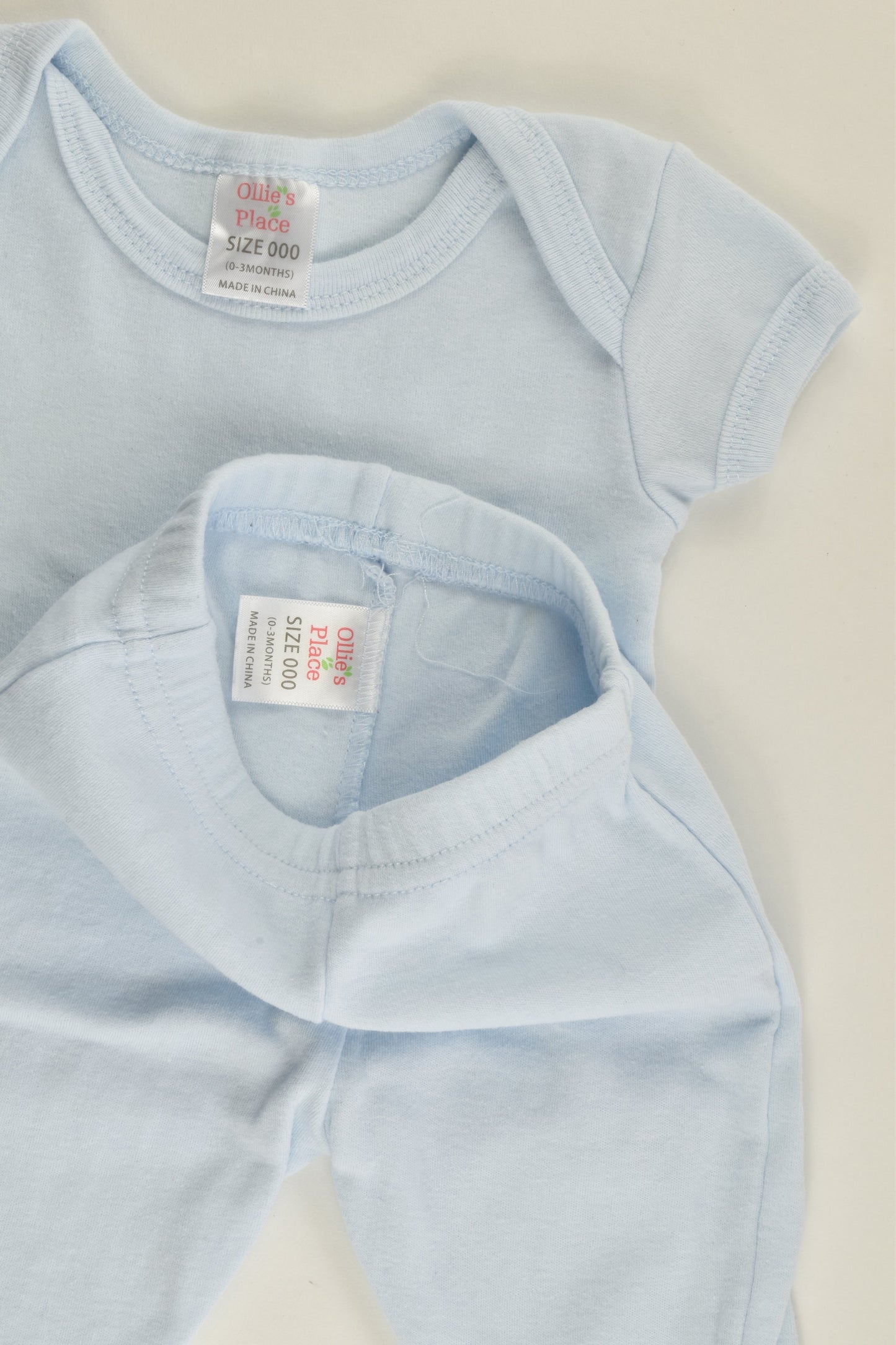 Ollie's Place Size 000 (0-3 months) Outfit