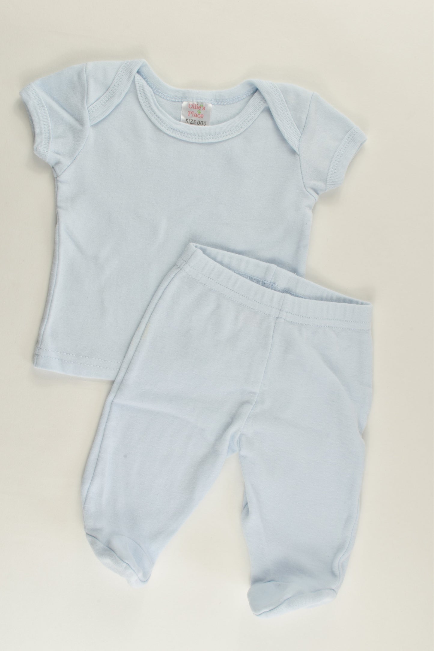 Ollie's Place Size 000 (0-3 months) Outfit
