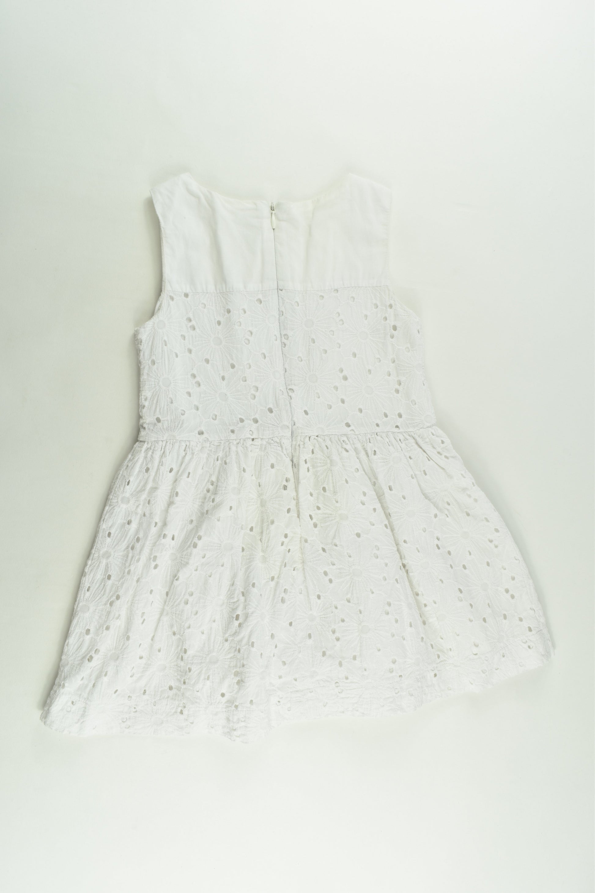 Ollie's Place Size 4 Lined Lace Dress