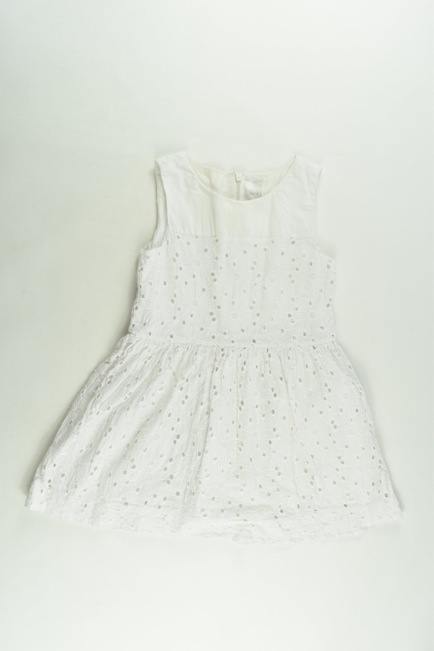 Ollie's Place Size 4 Lined Lace Dress