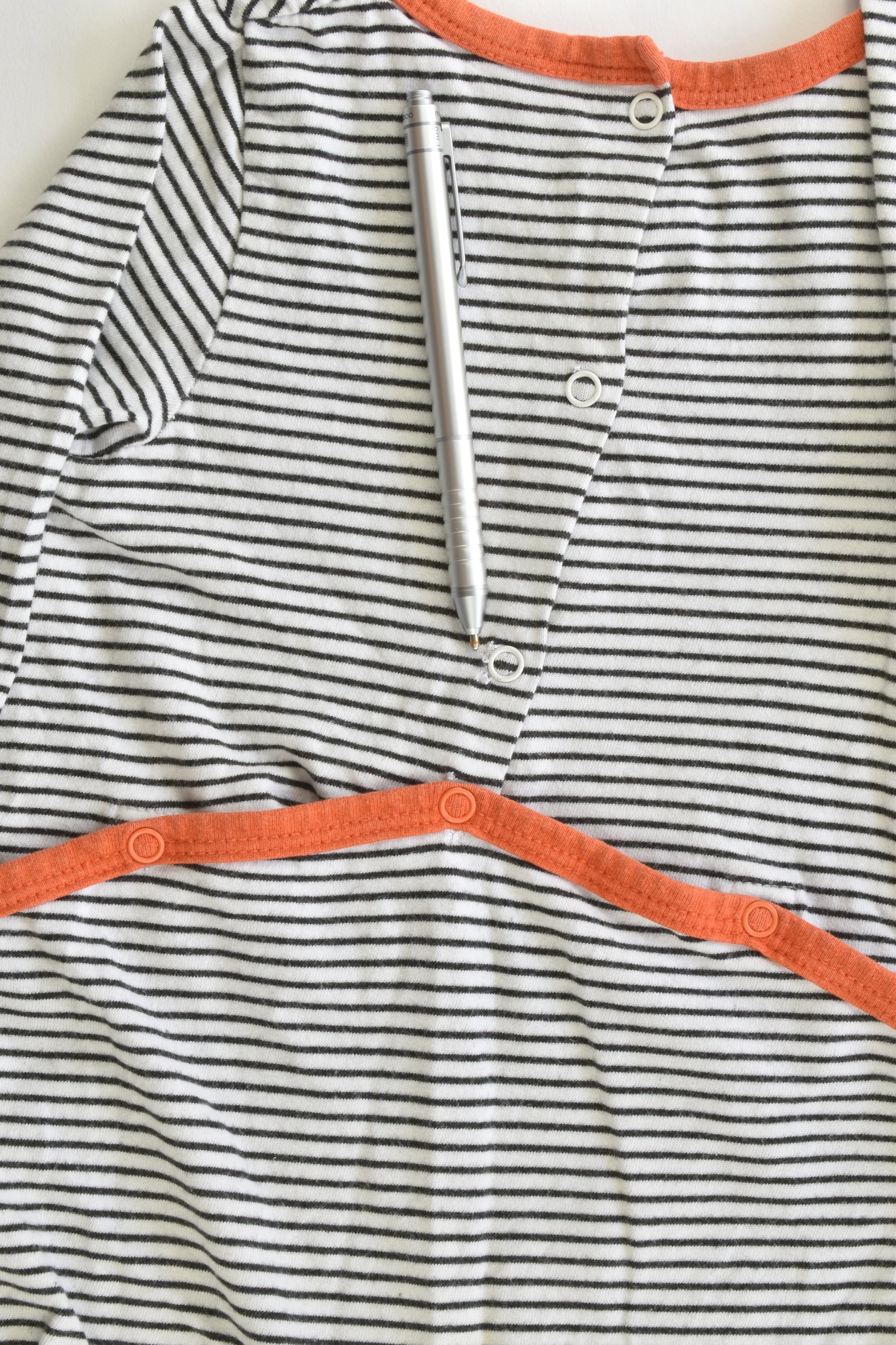 Orchestra Bébé (France) Size 18 months (81 cm) Footed Romper