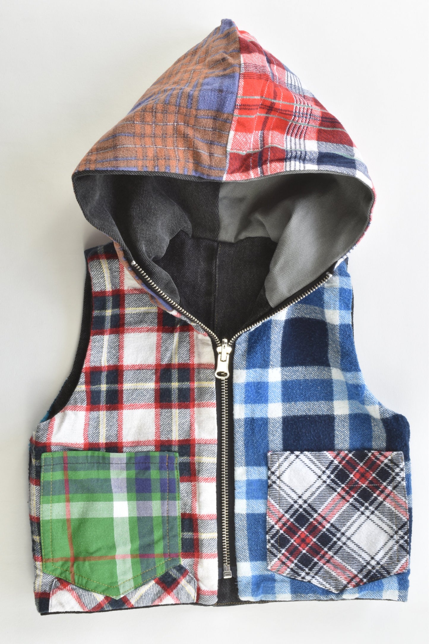 Robyn Ru (Australia) Size approx 1 Reversible Hooded Vest