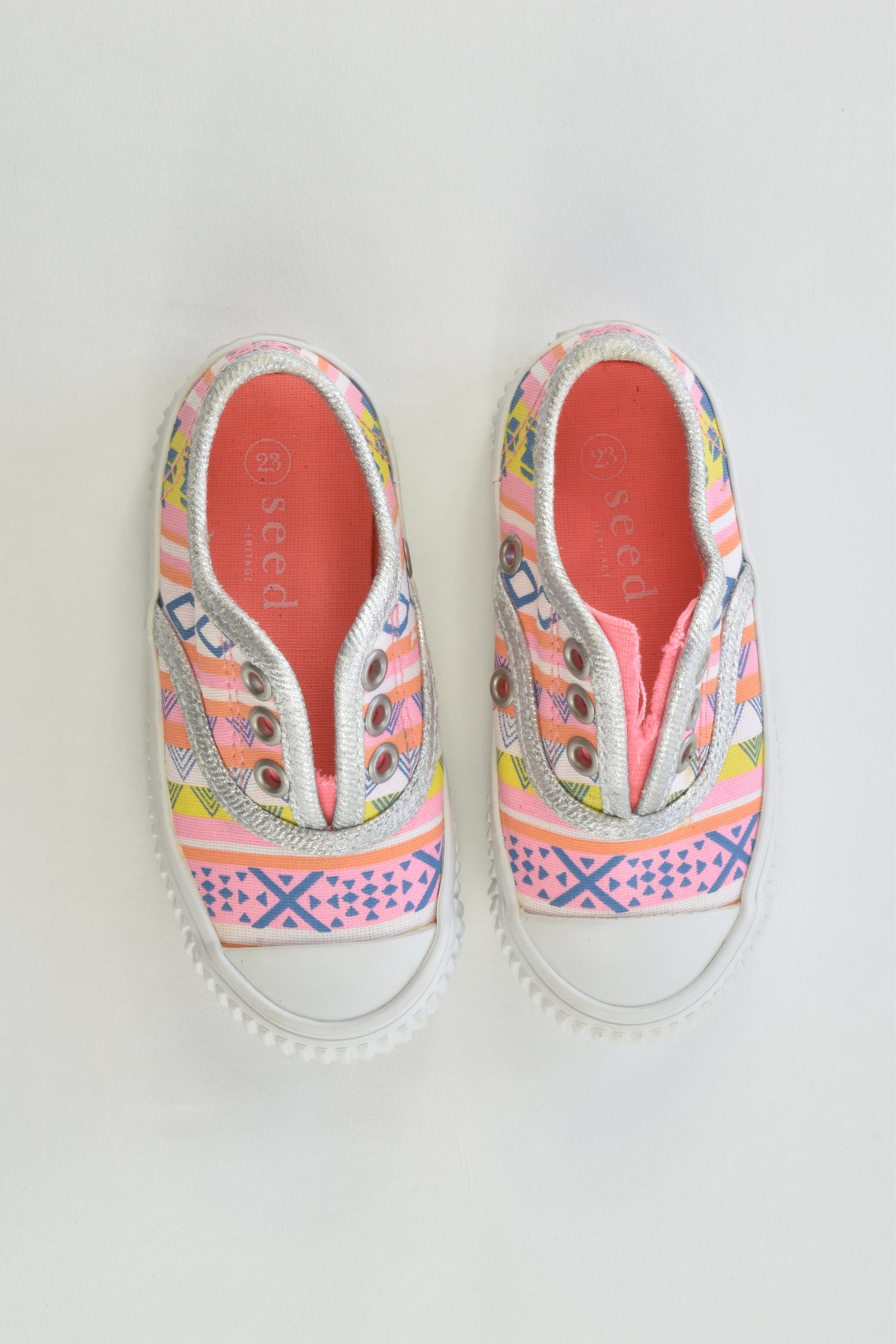 Seed Size 23 Canvas Shoes