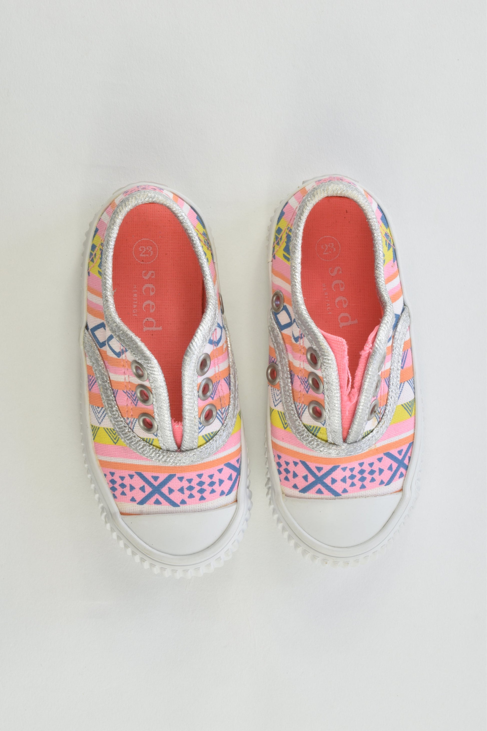 Seed Size 23 Canvas Shoes