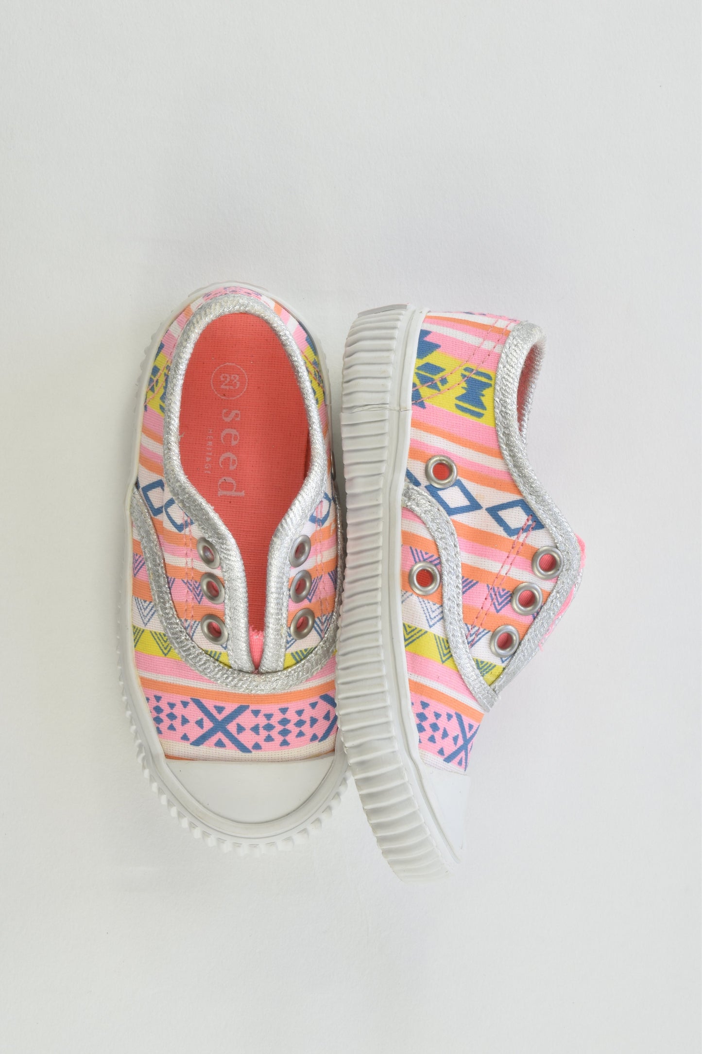 Seed Size 23 Canvas Shoes