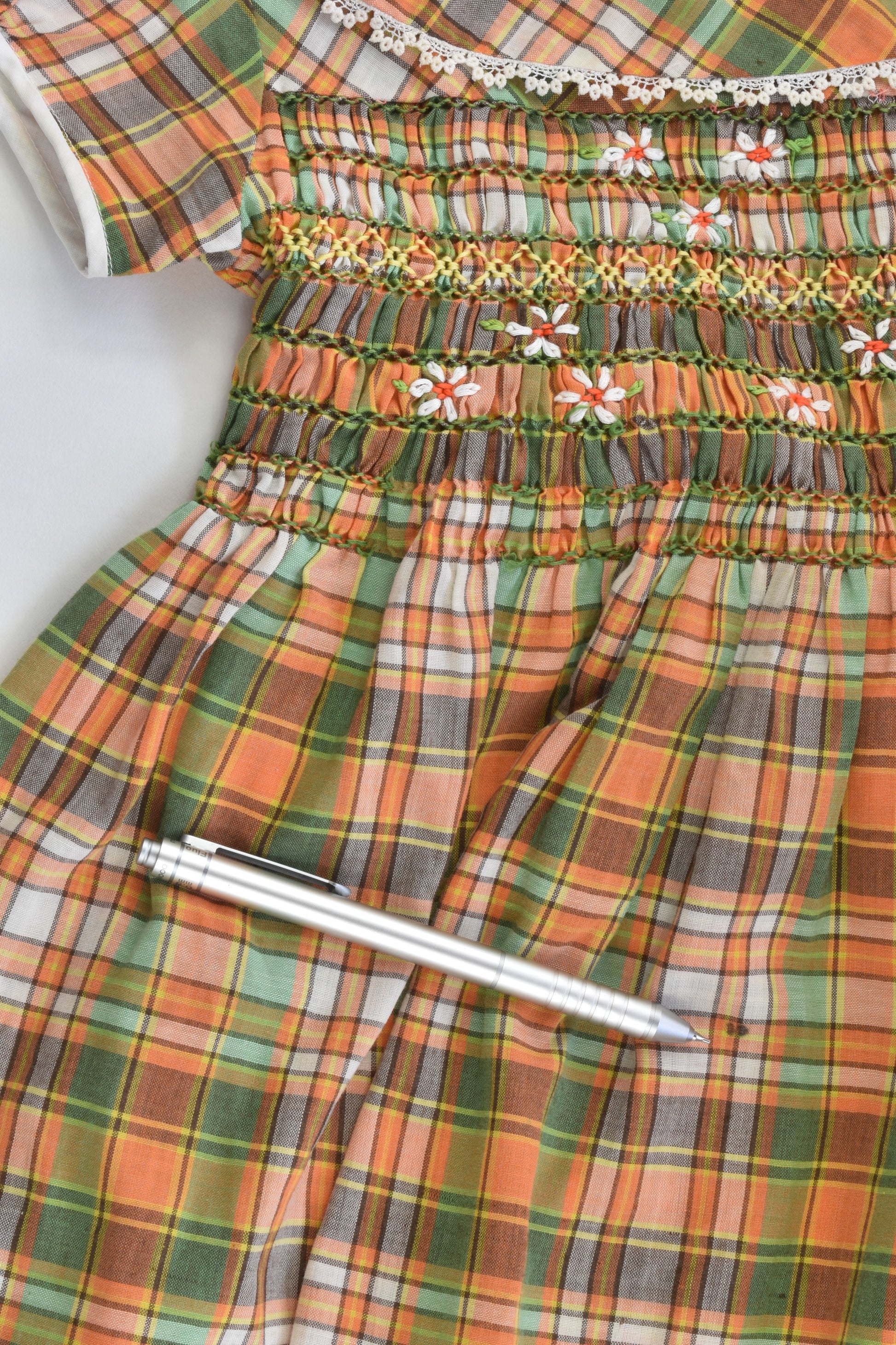Size approx 2-3 Vintage Checked Smocked Dress