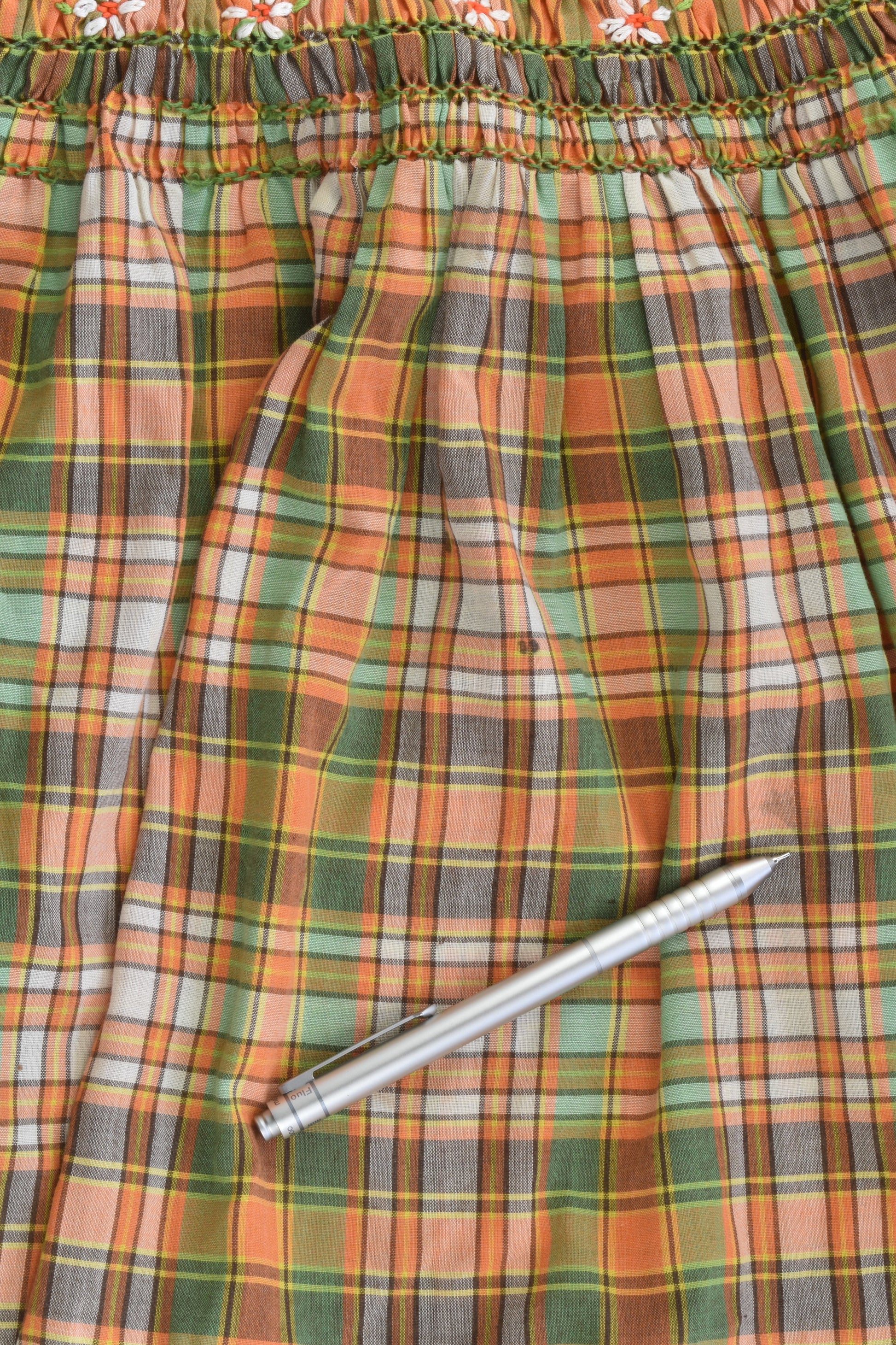 Size approx 2-3 Vintage Checked Smocked Dress