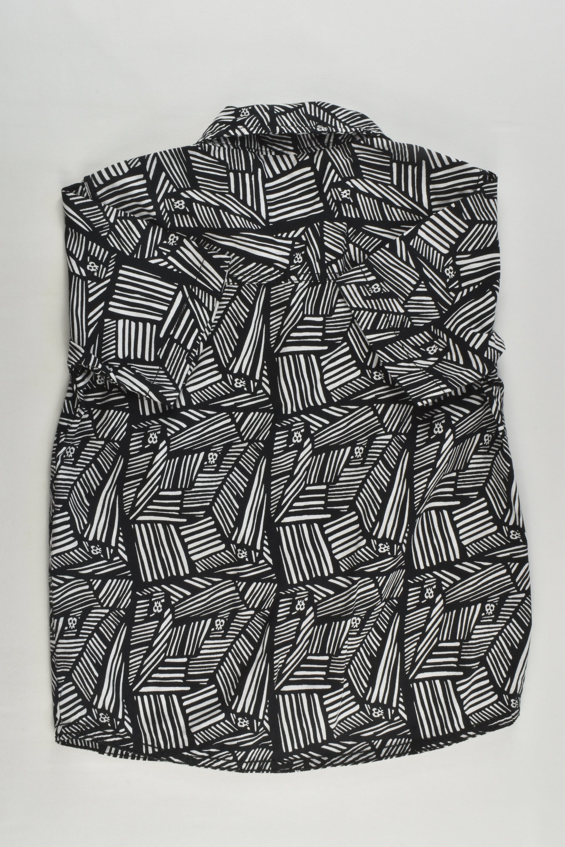 Tilt Size 4 Skulls Shirt
