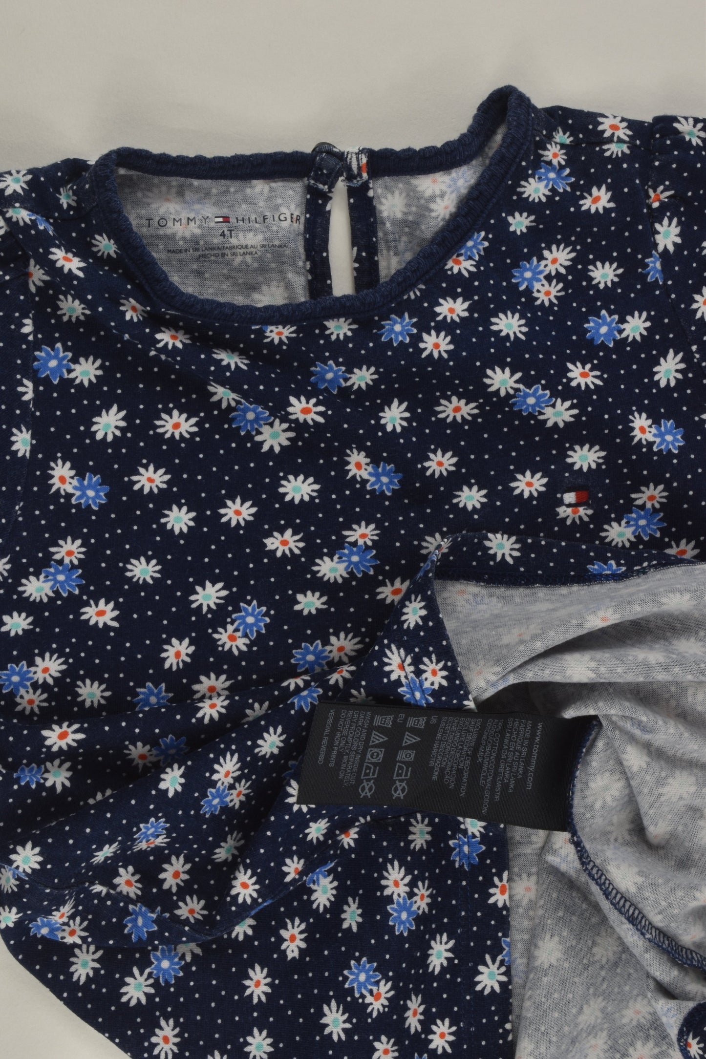 Tommy Hilfiger Size 4 Floral T-shirt