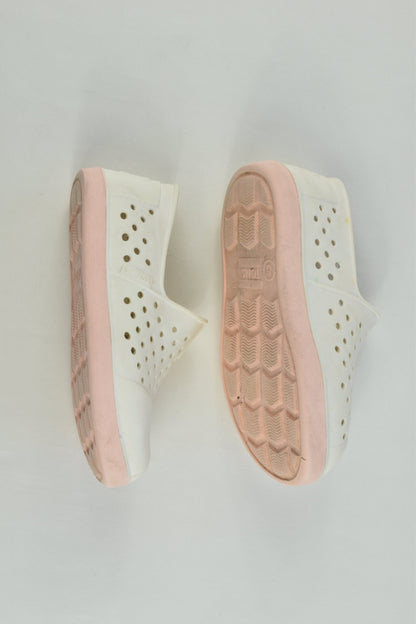 Toms Size 6 Shoes
