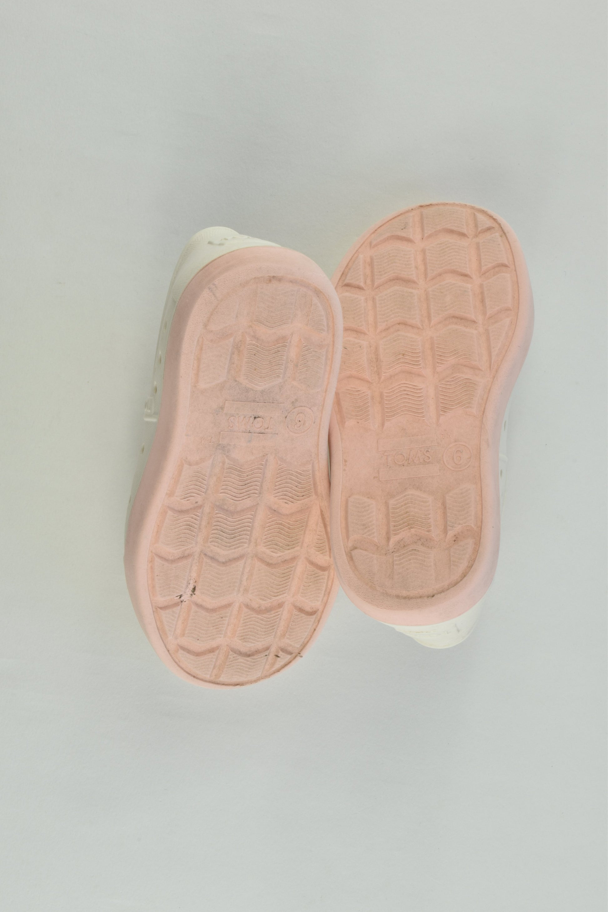 Toms Size 6 Shoes