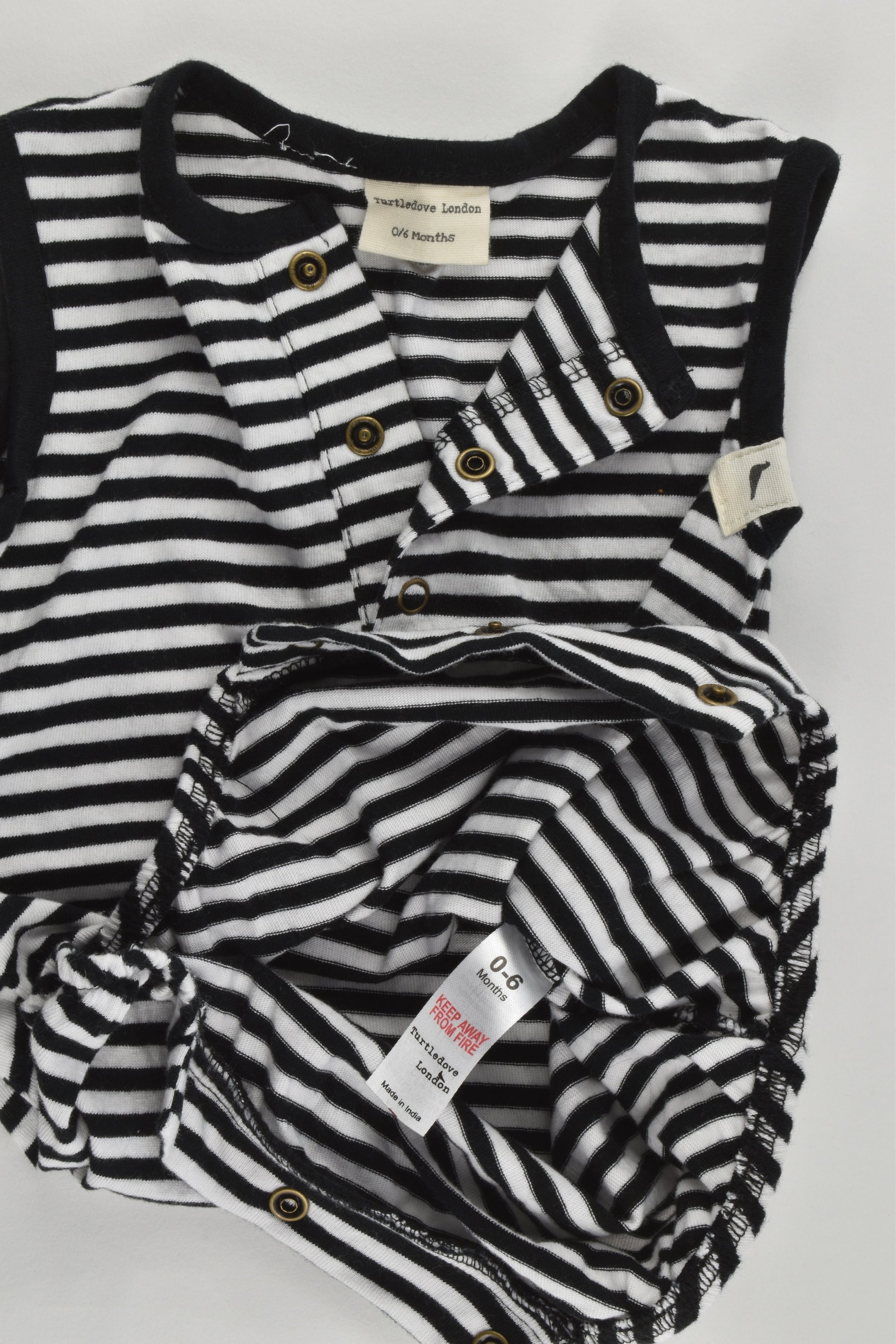 Turtledove London Size 000-00 (0-6 months) Organic Striped Short Playsuit